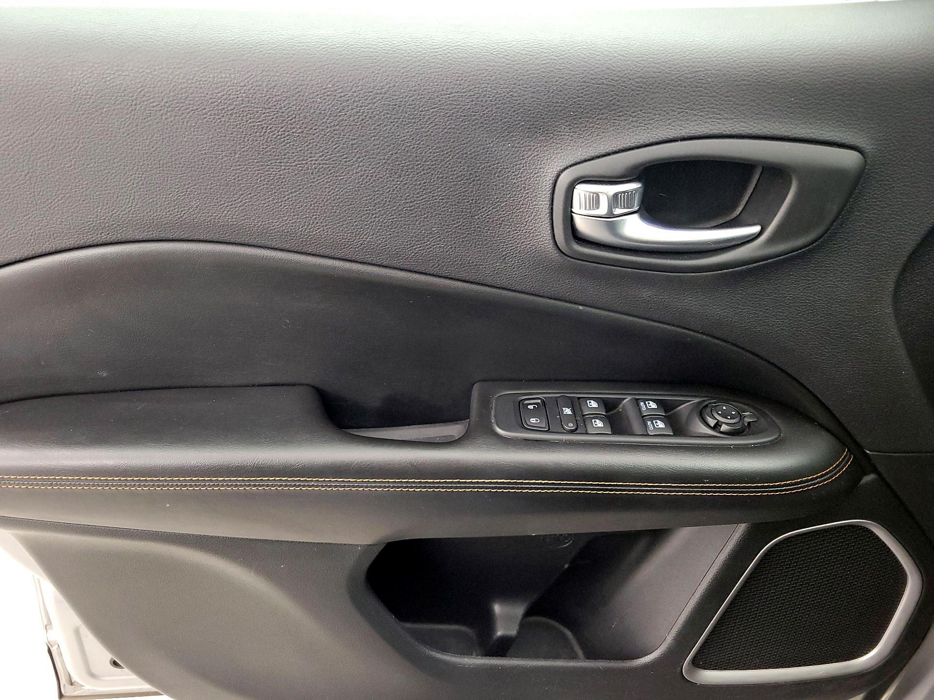 Thumbnail: 2019 Jeep Compass - 12