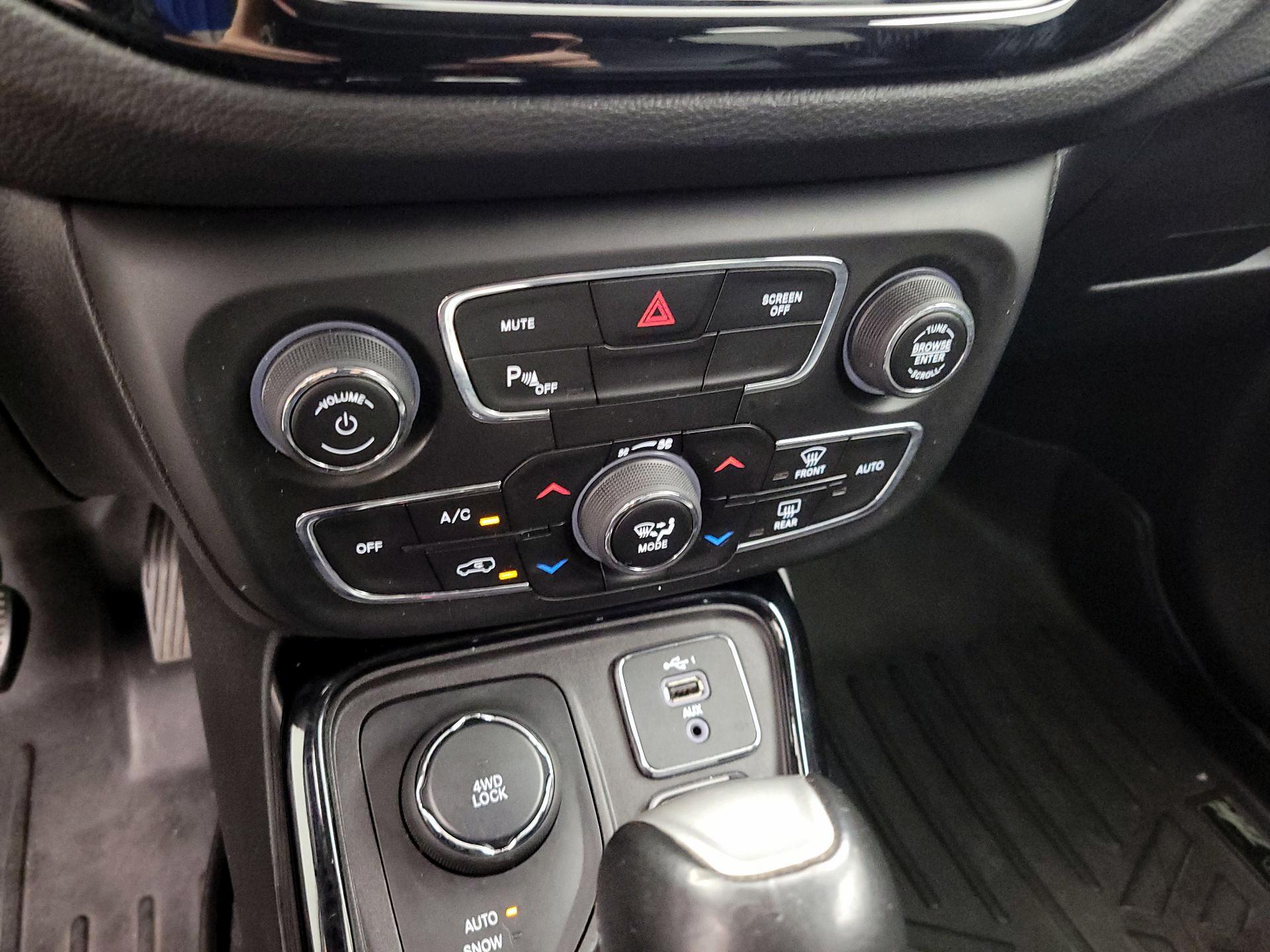 Thumbnail: 2019 Jeep Compass - 16