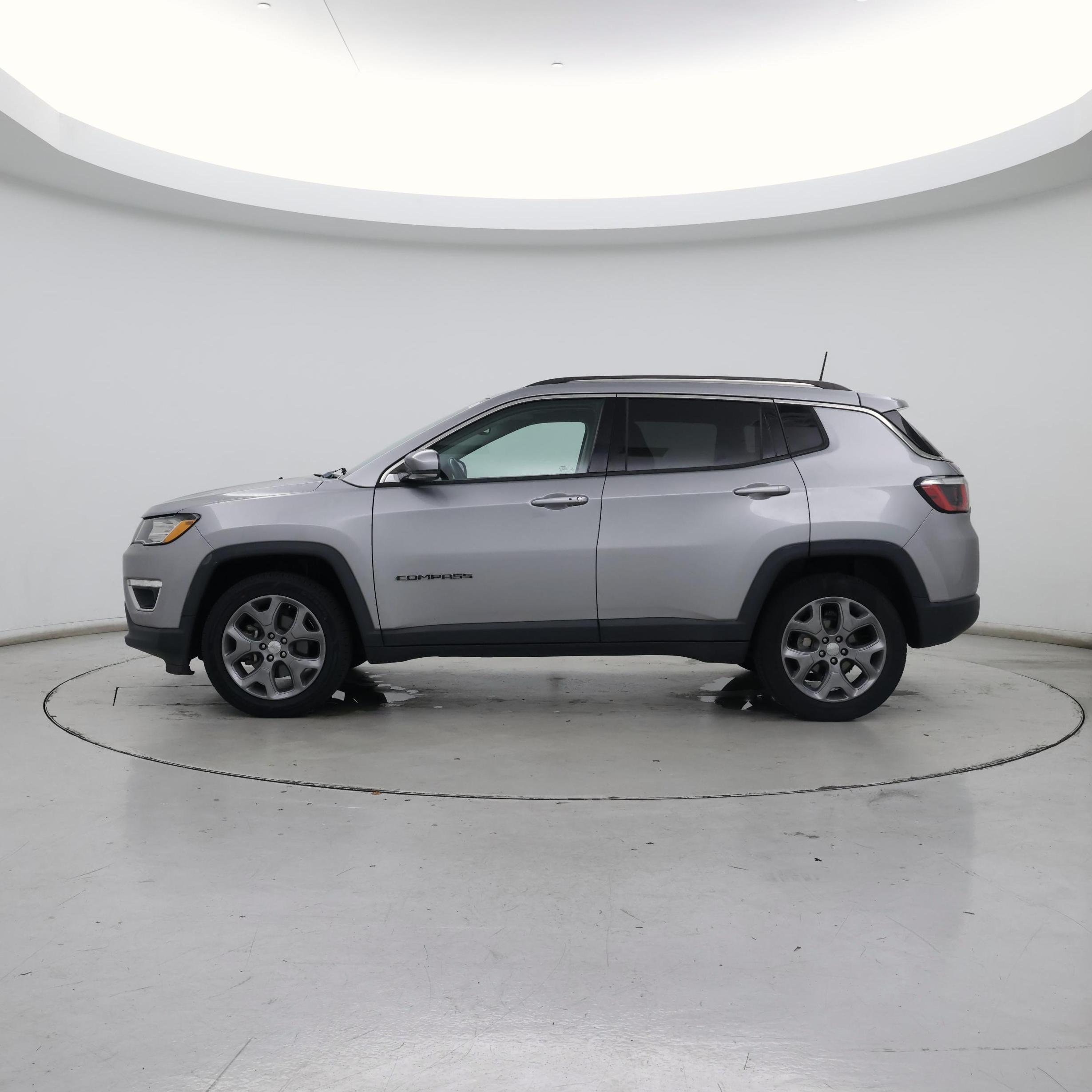 Thumbnail: 2019 Jeep Compass - 3