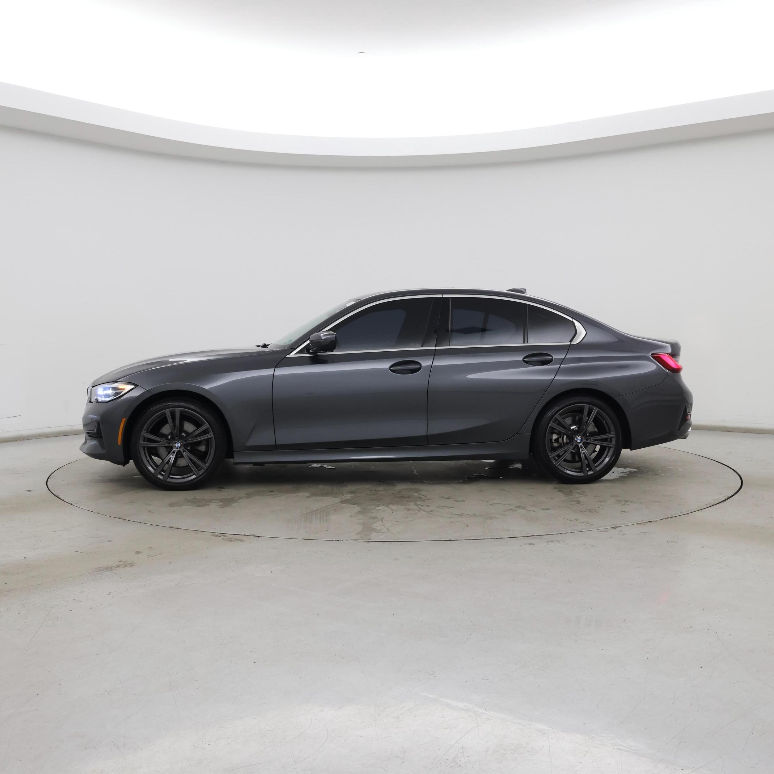 Thumbnail: 2021 BMW 3 Series - 3
