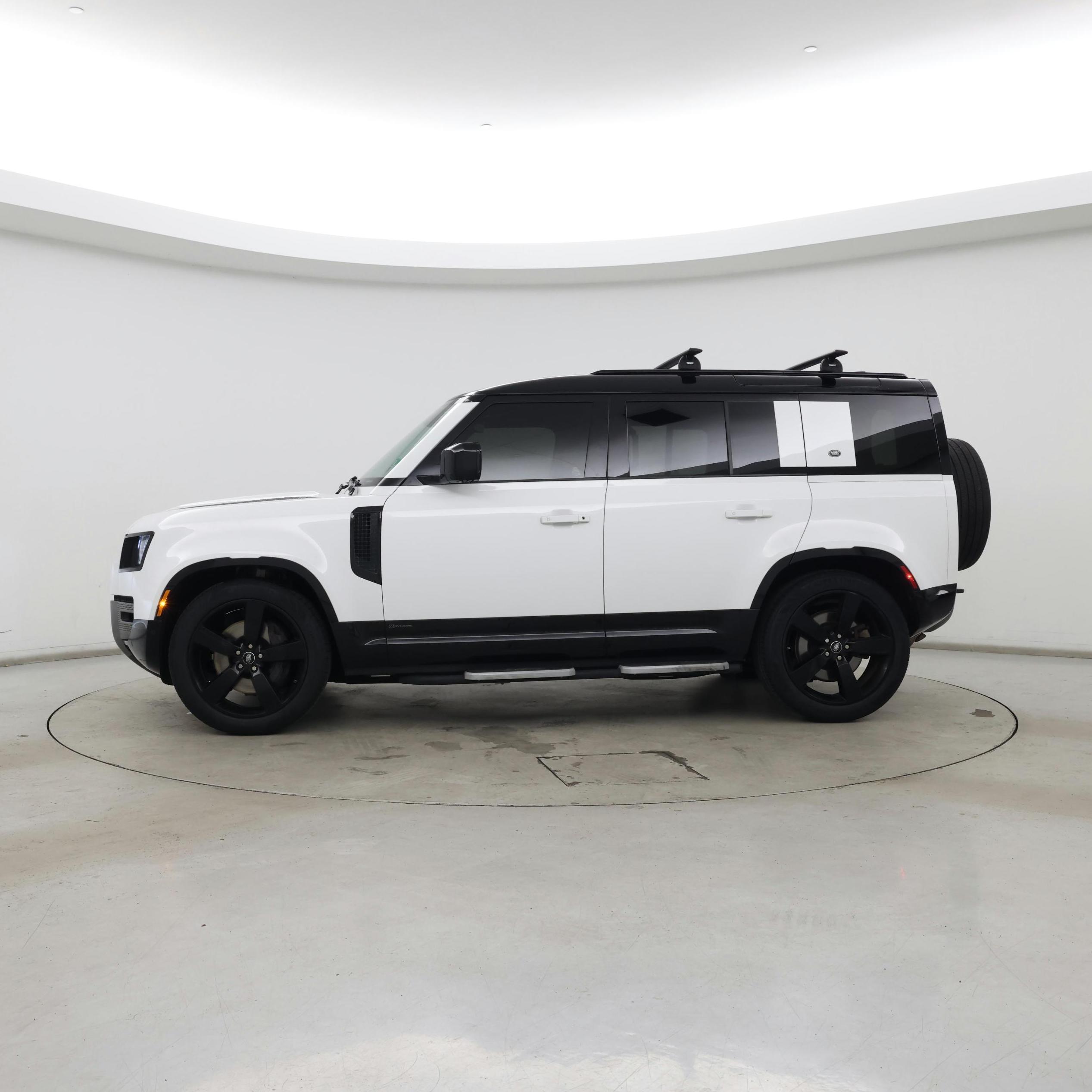 Thumbnail: 2021 Land Rover Defender - 3