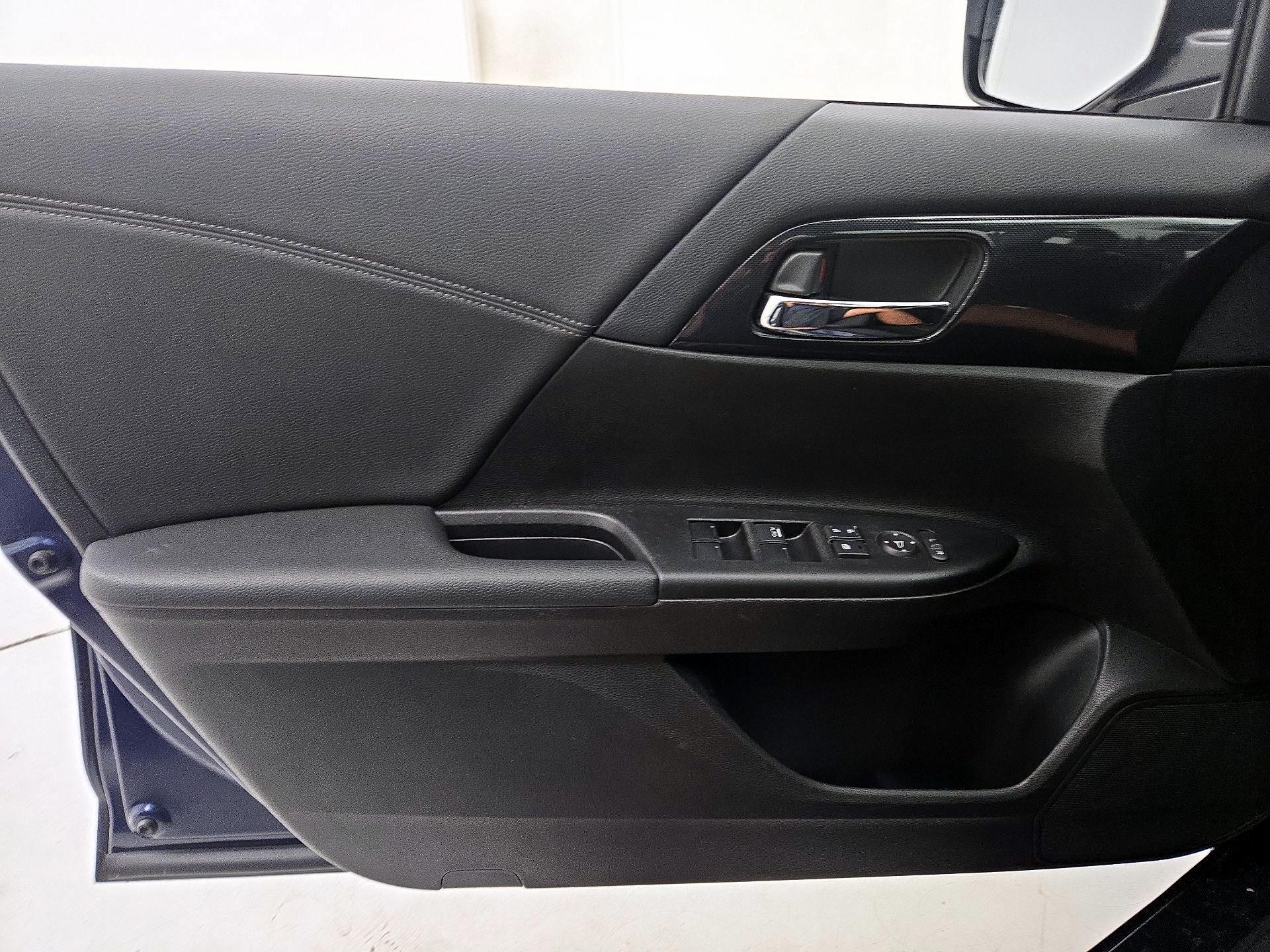Thumbnail: 2013 Honda Accord - 12
