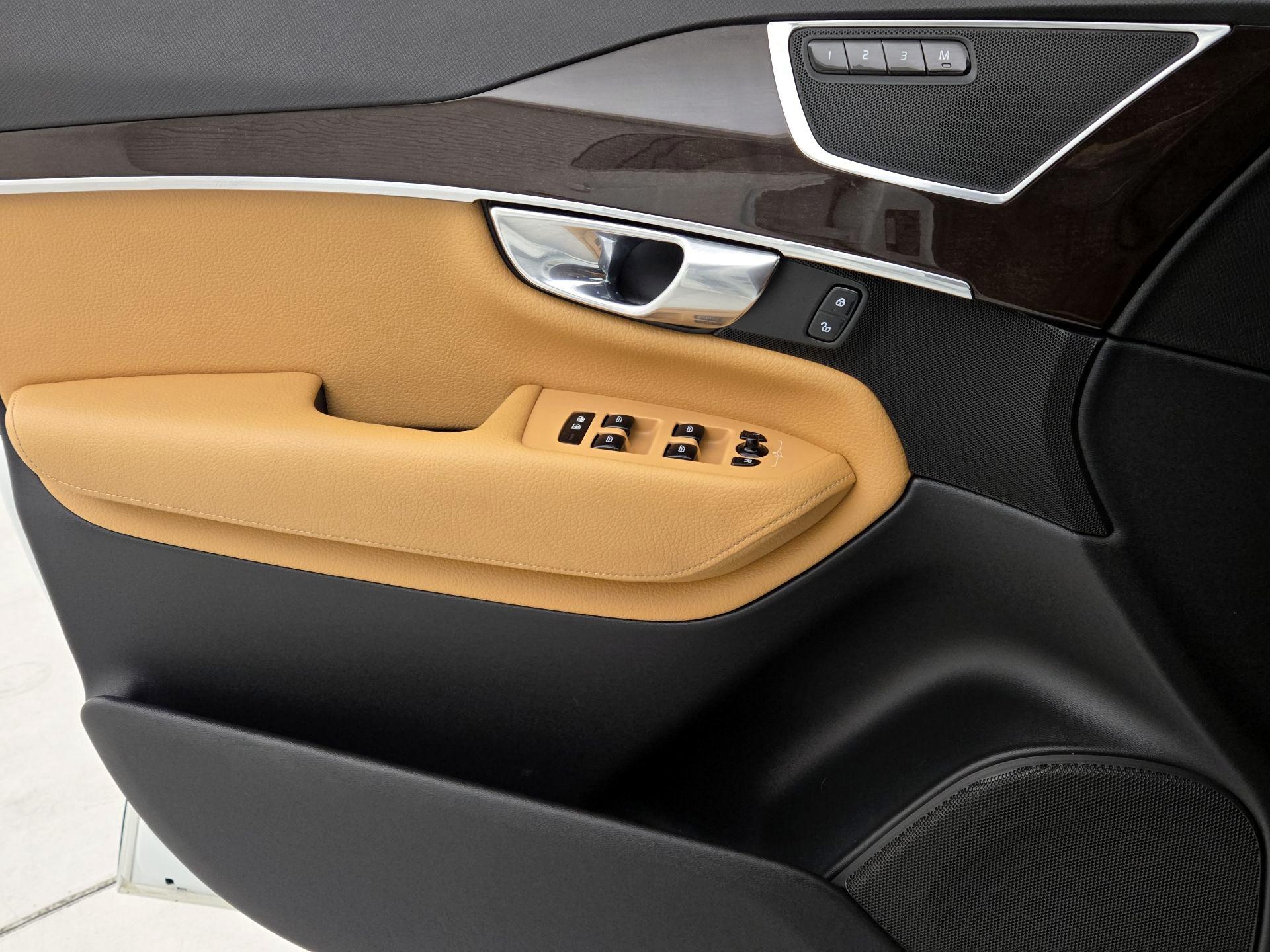 Thumbnail: 2019 Volvo XC90 - 12