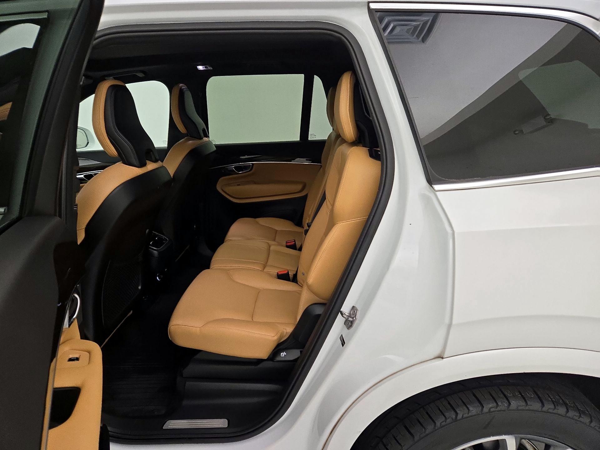 Thumbnail: 2019 Volvo XC90 - 17