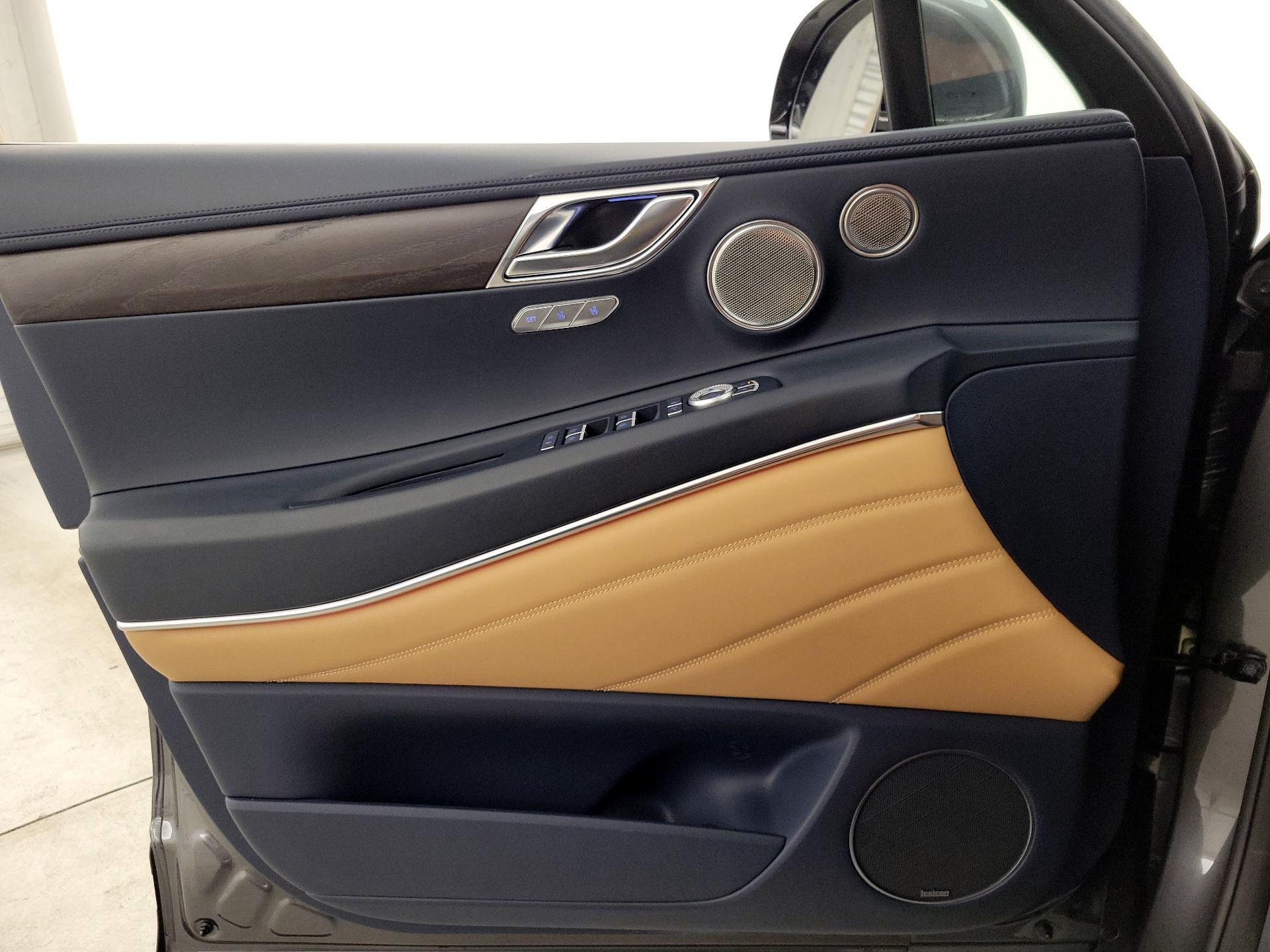 Thumbnail: 2023 Genesis GV80 - 12
