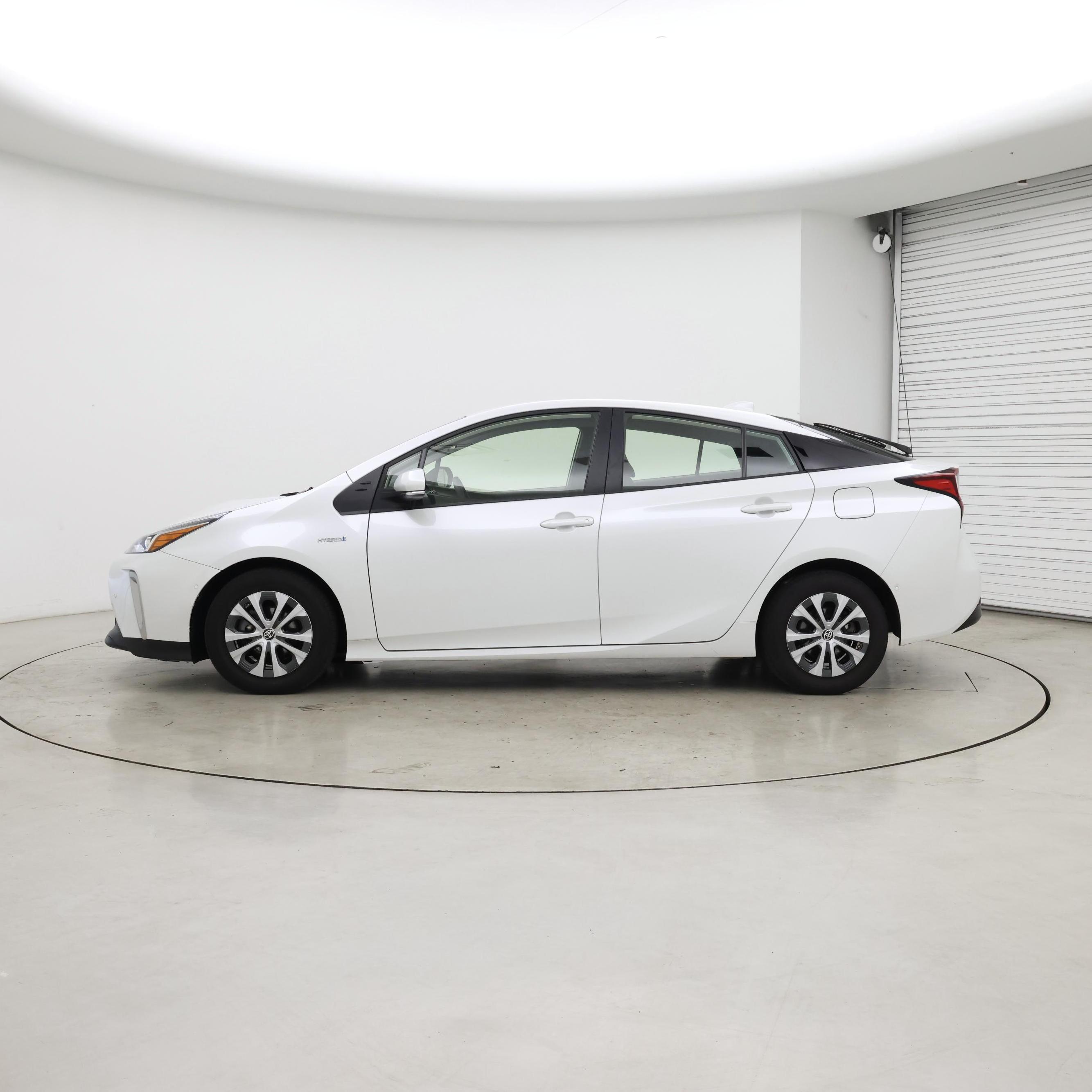 Thumbnail: 2021 Toyota Prius - 3