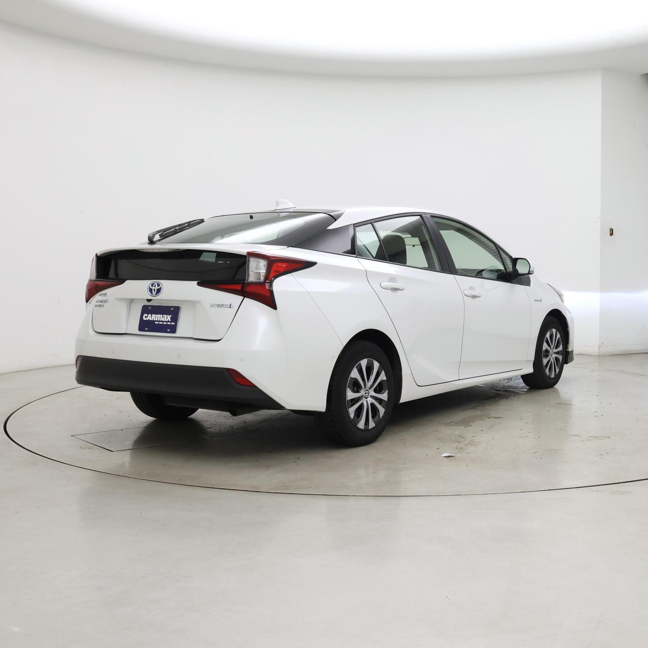 Thumbnail: 2021 Toyota Prius - 8