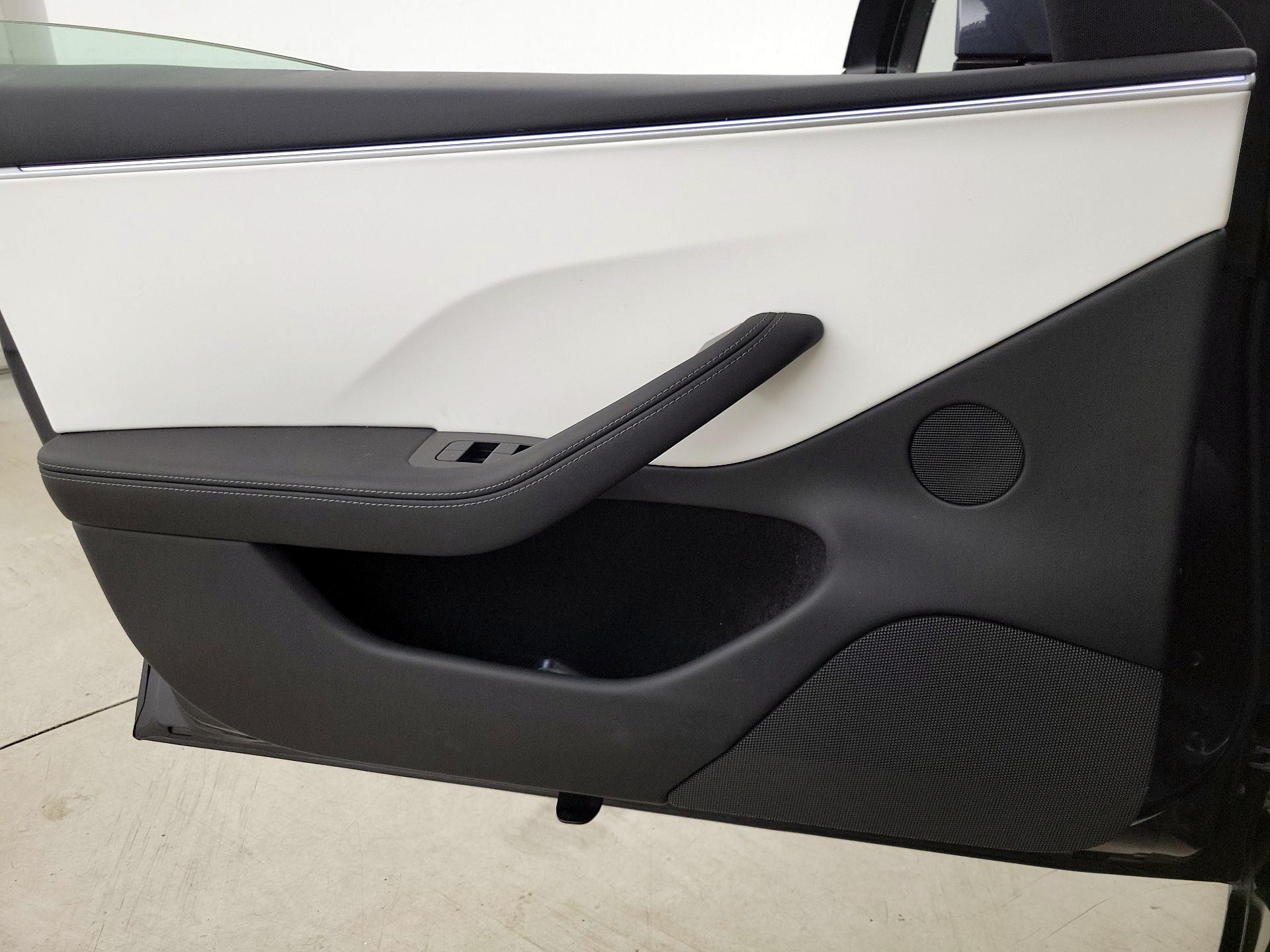 Thumbnail: 2024 Tesla Model 3 - 12