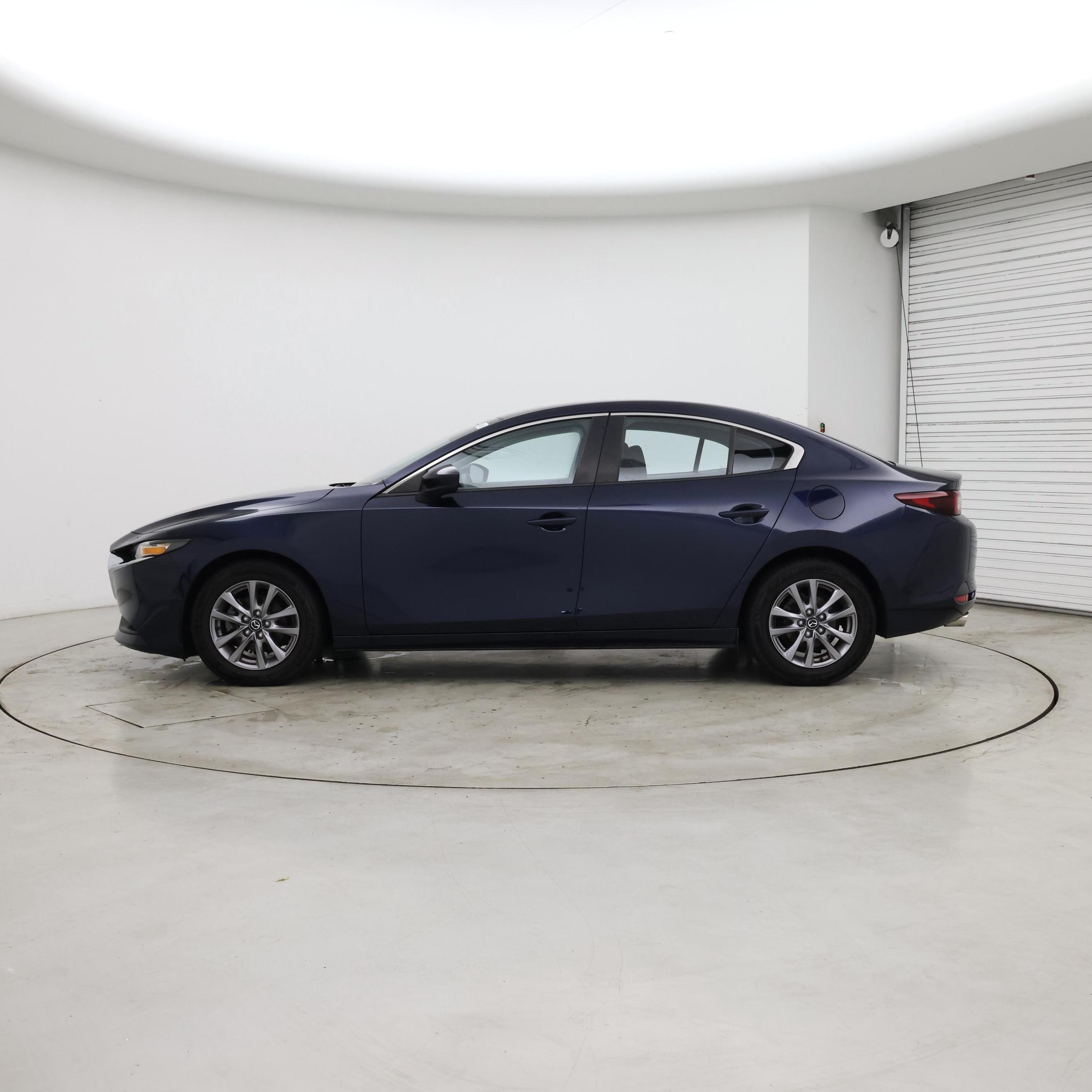 Thumbnail: 2022 Mazda Mazda3 - 3