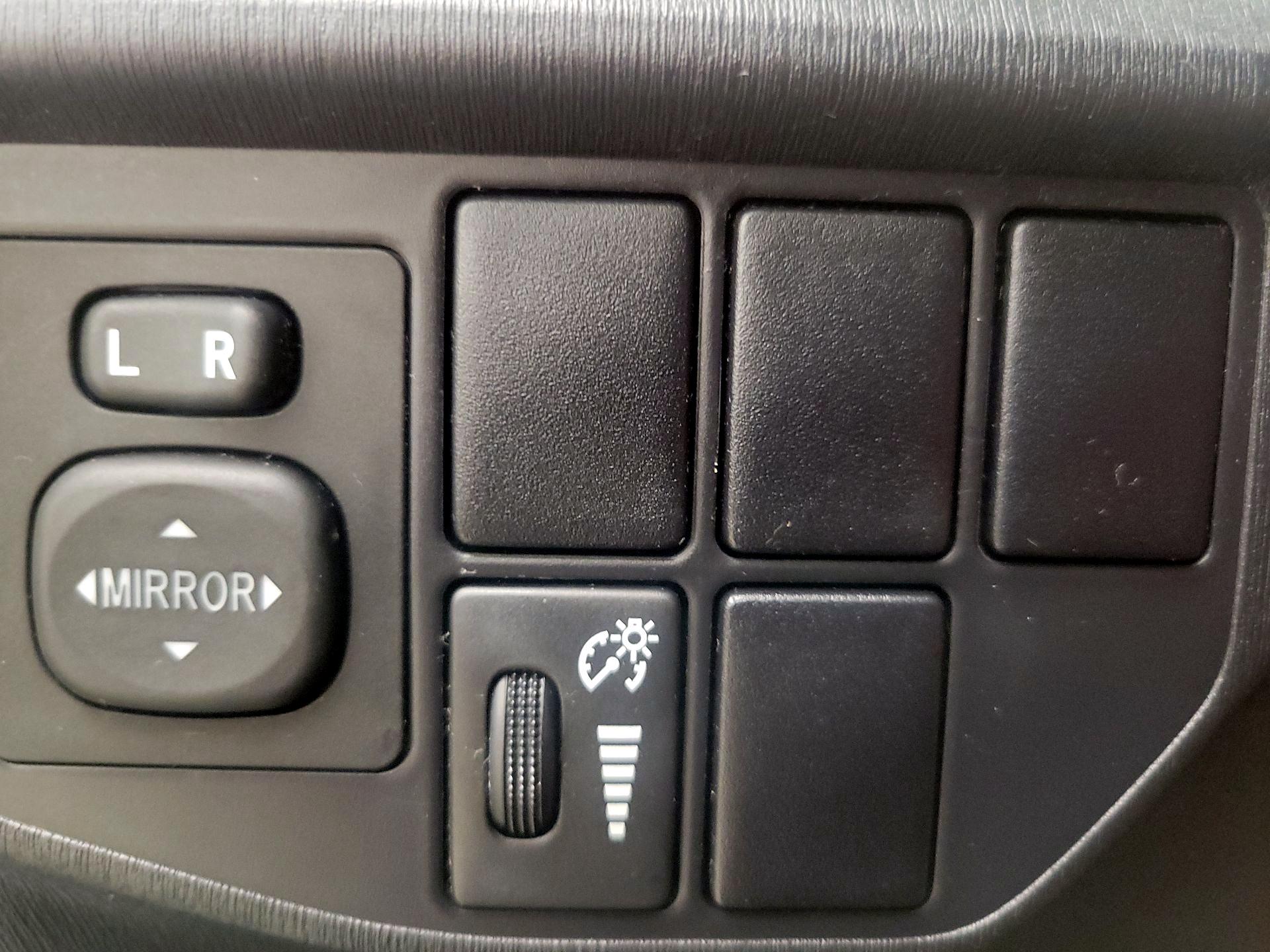 Thumbnail: 2014 Toyota Prius - 13