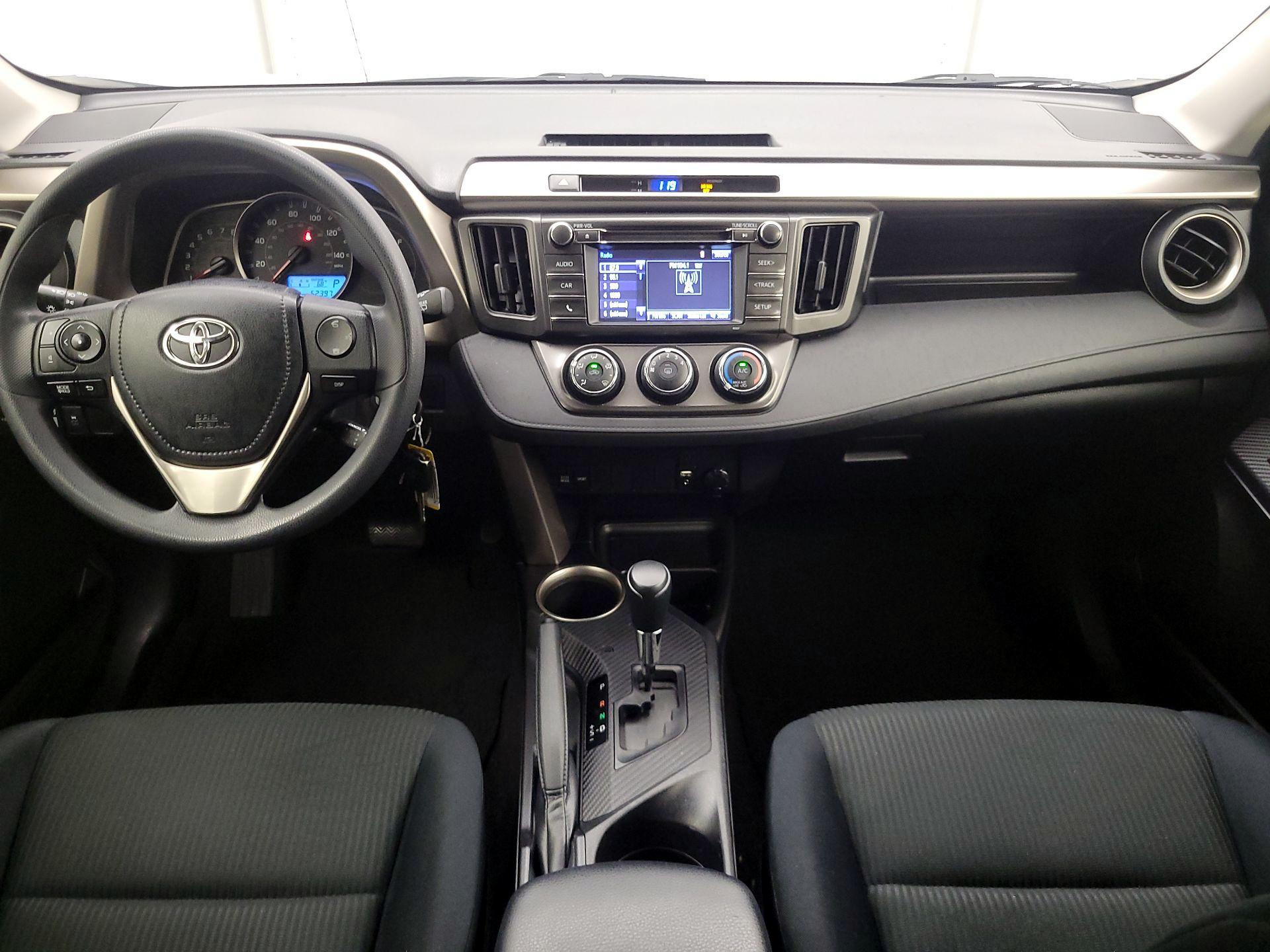Thumbnail: 2015 Toyota RAV4 - 9