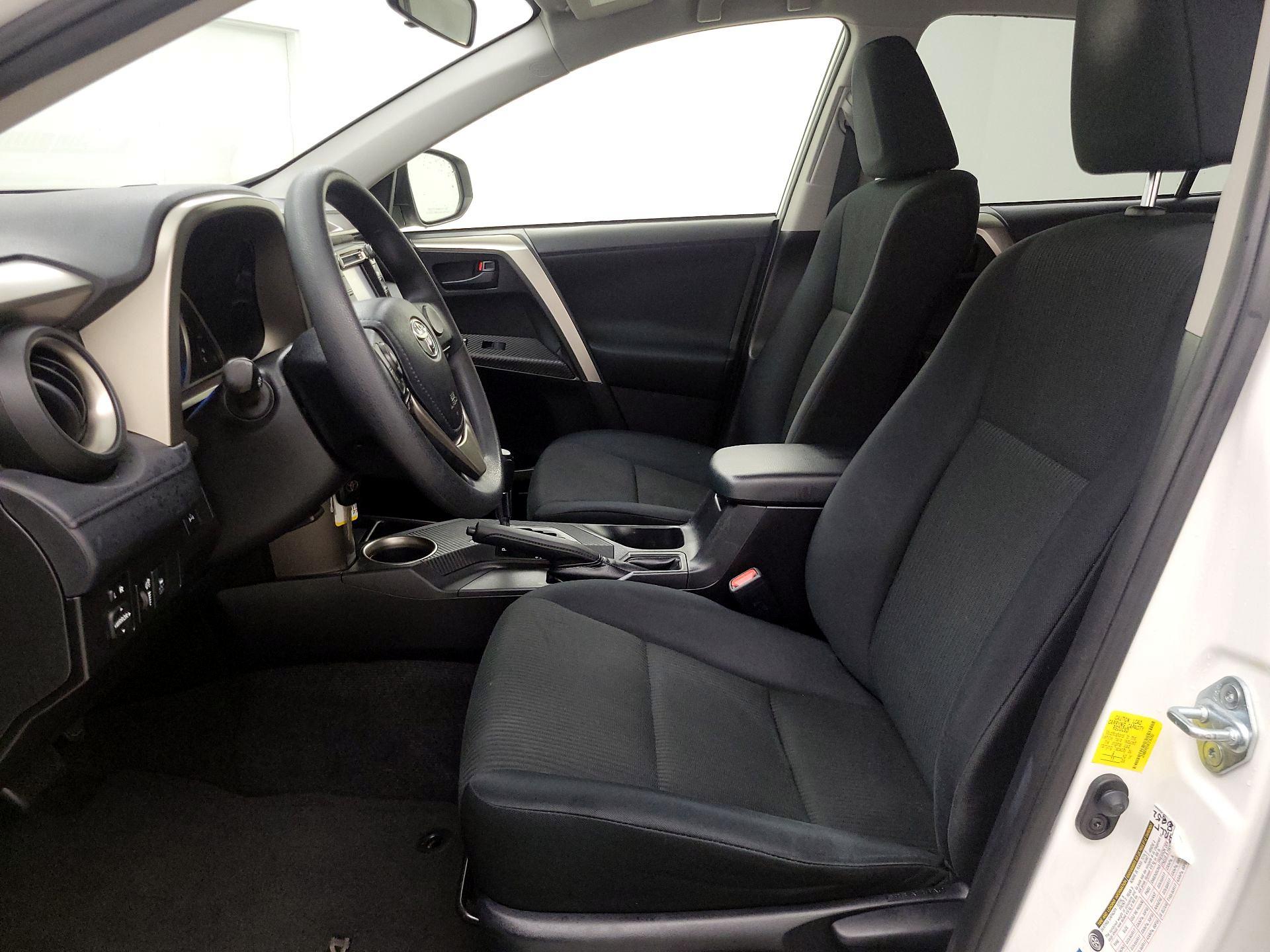 Thumbnail: 2015 Toyota RAV4 - 11