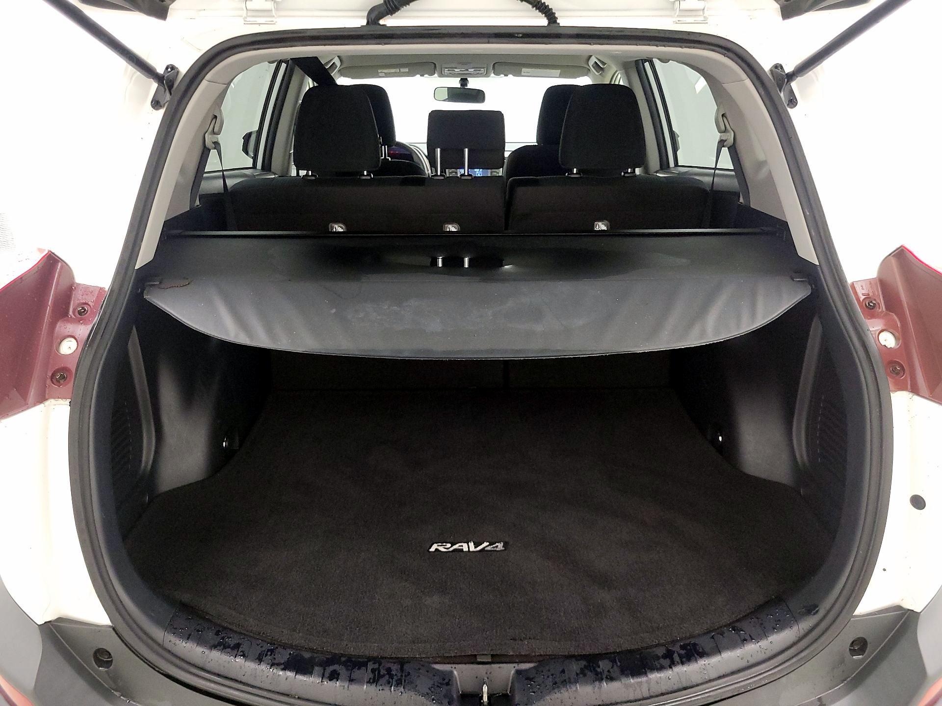 Thumbnail: 2015 Toyota RAV4 - 20