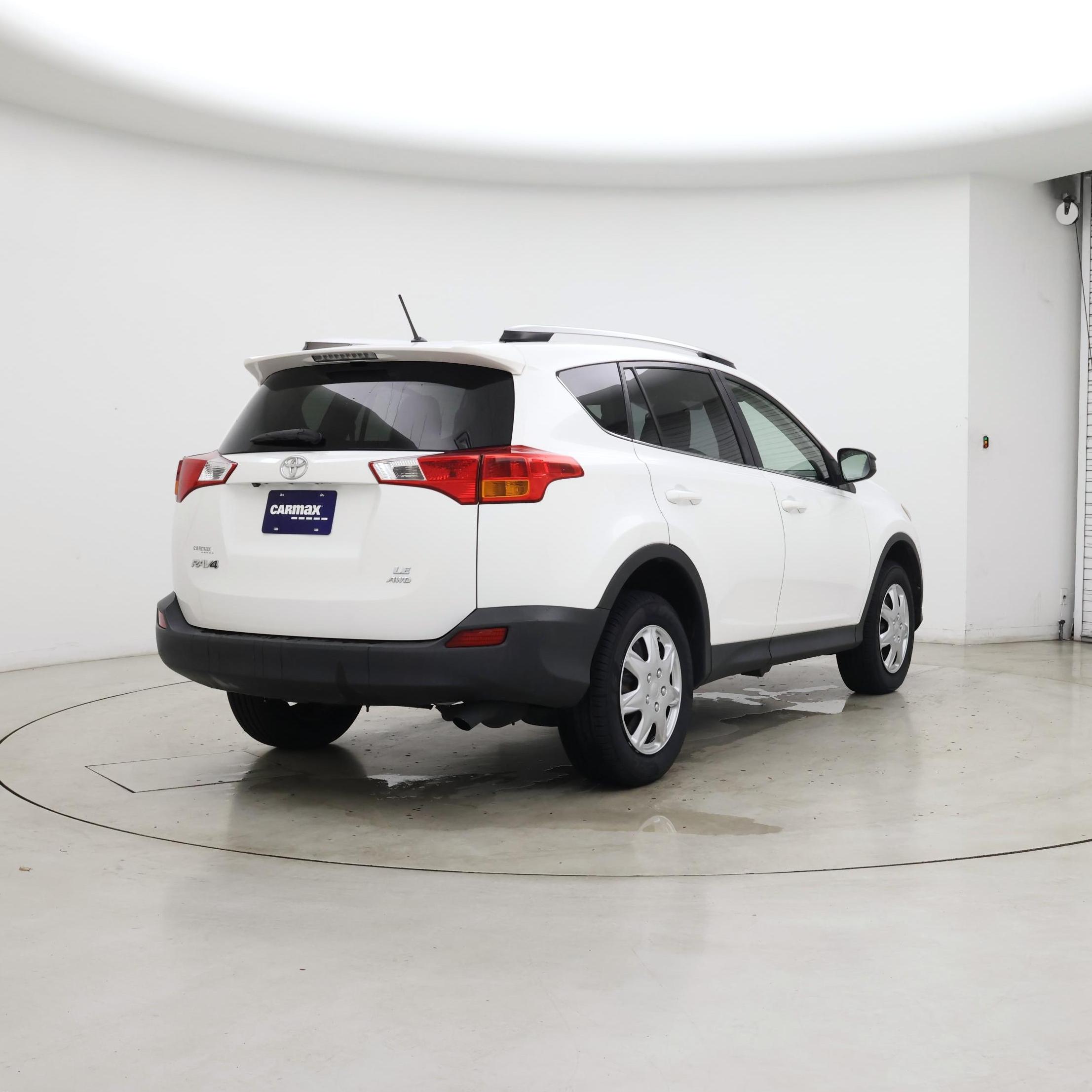 Thumbnail: 2015 Toyota RAV4 - 8