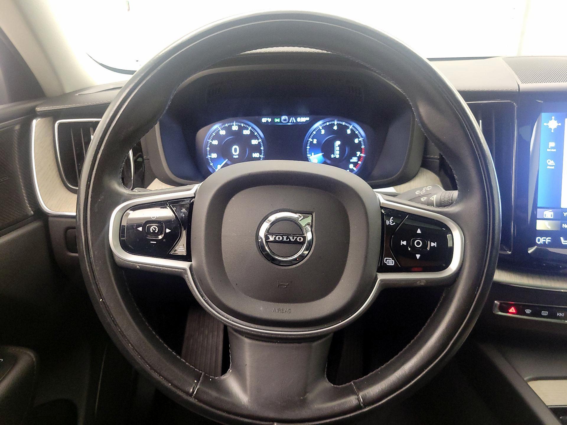 Thumbnail: 2020 Volvo XC60 - 10
