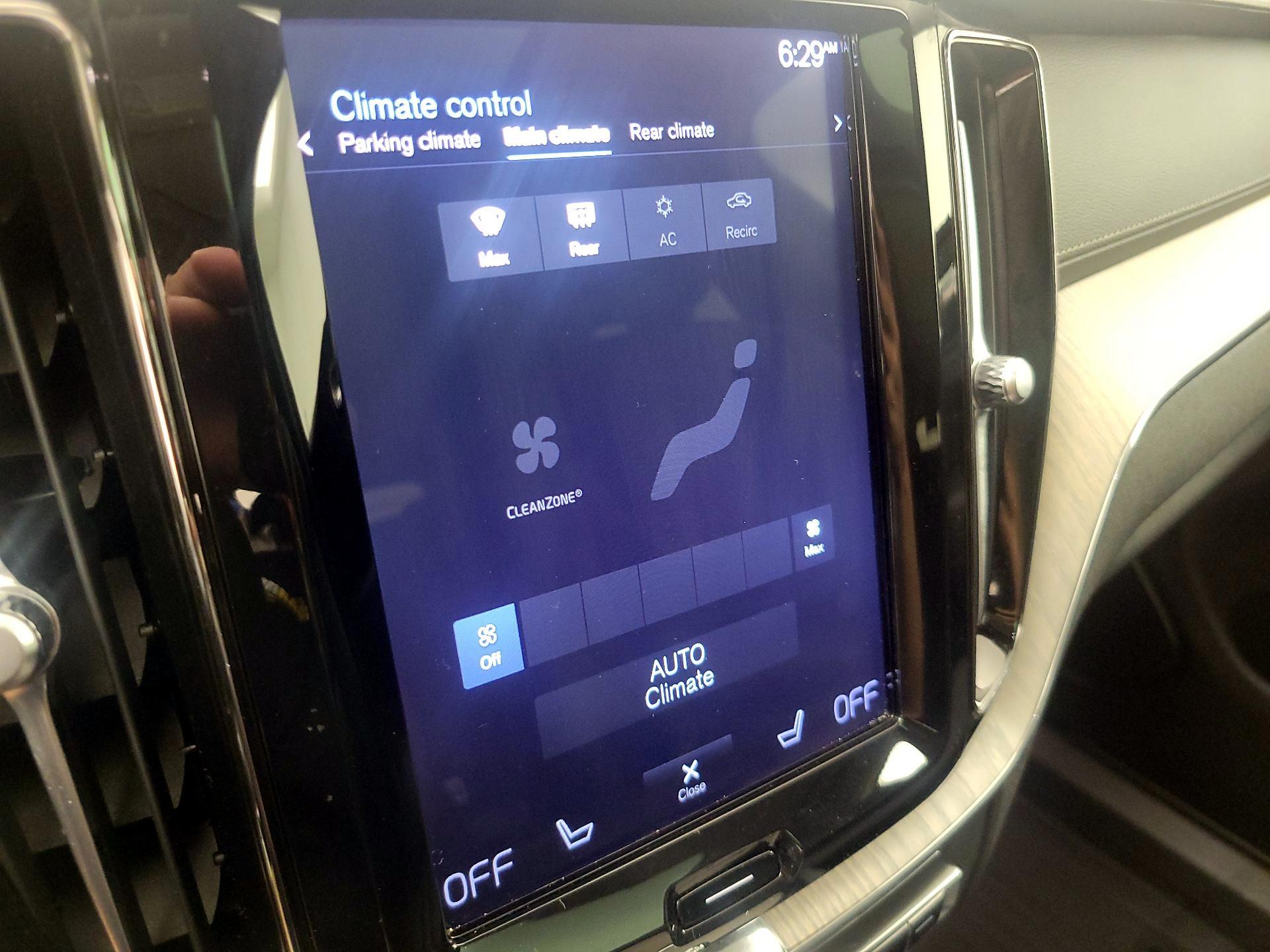 Thumbnail: 2020 Volvo XC60 - 17