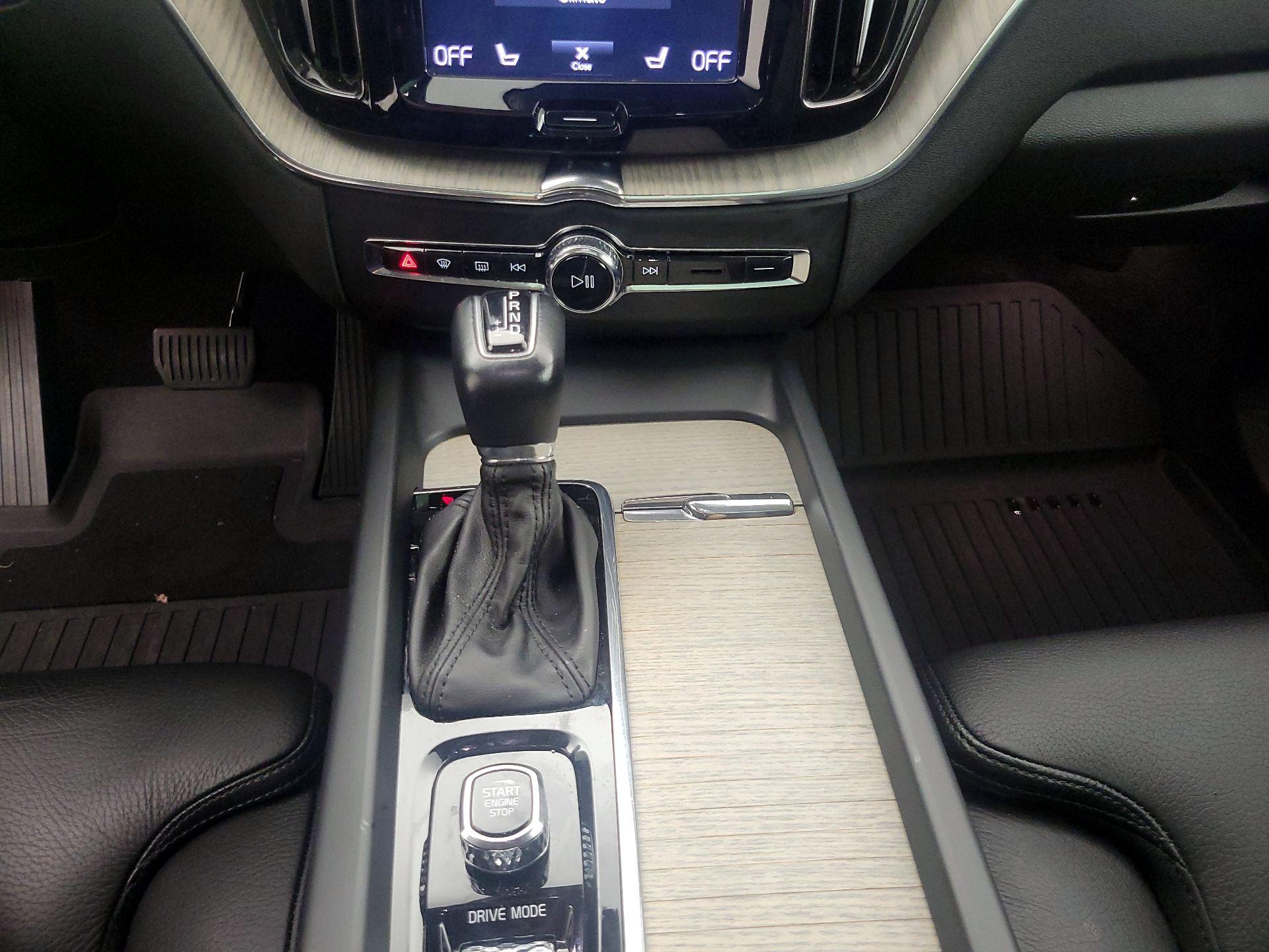 Thumbnail: 2020 Volvo XC60 - 18