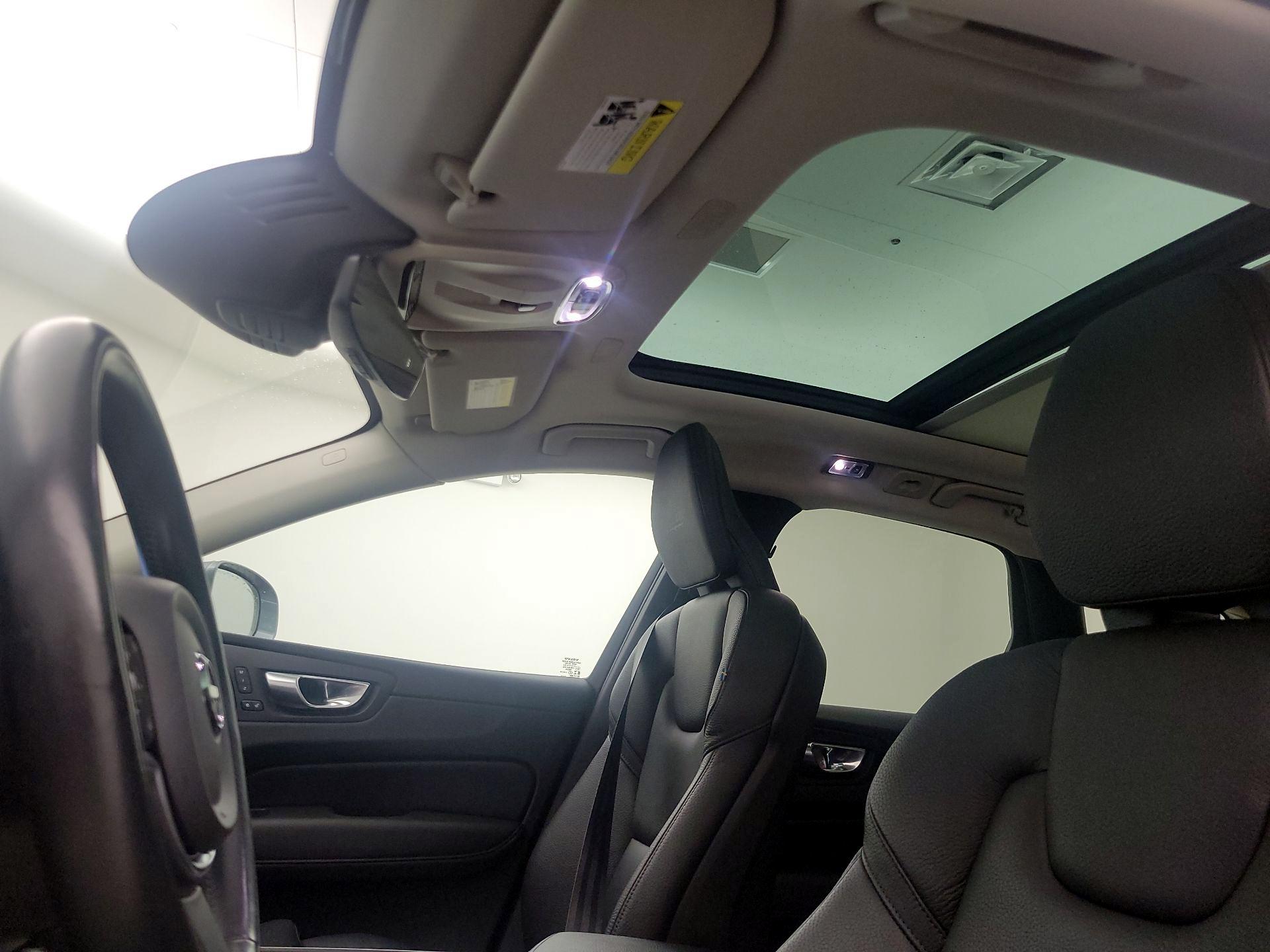 Thumbnail: 2020 Volvo XC60 - 20