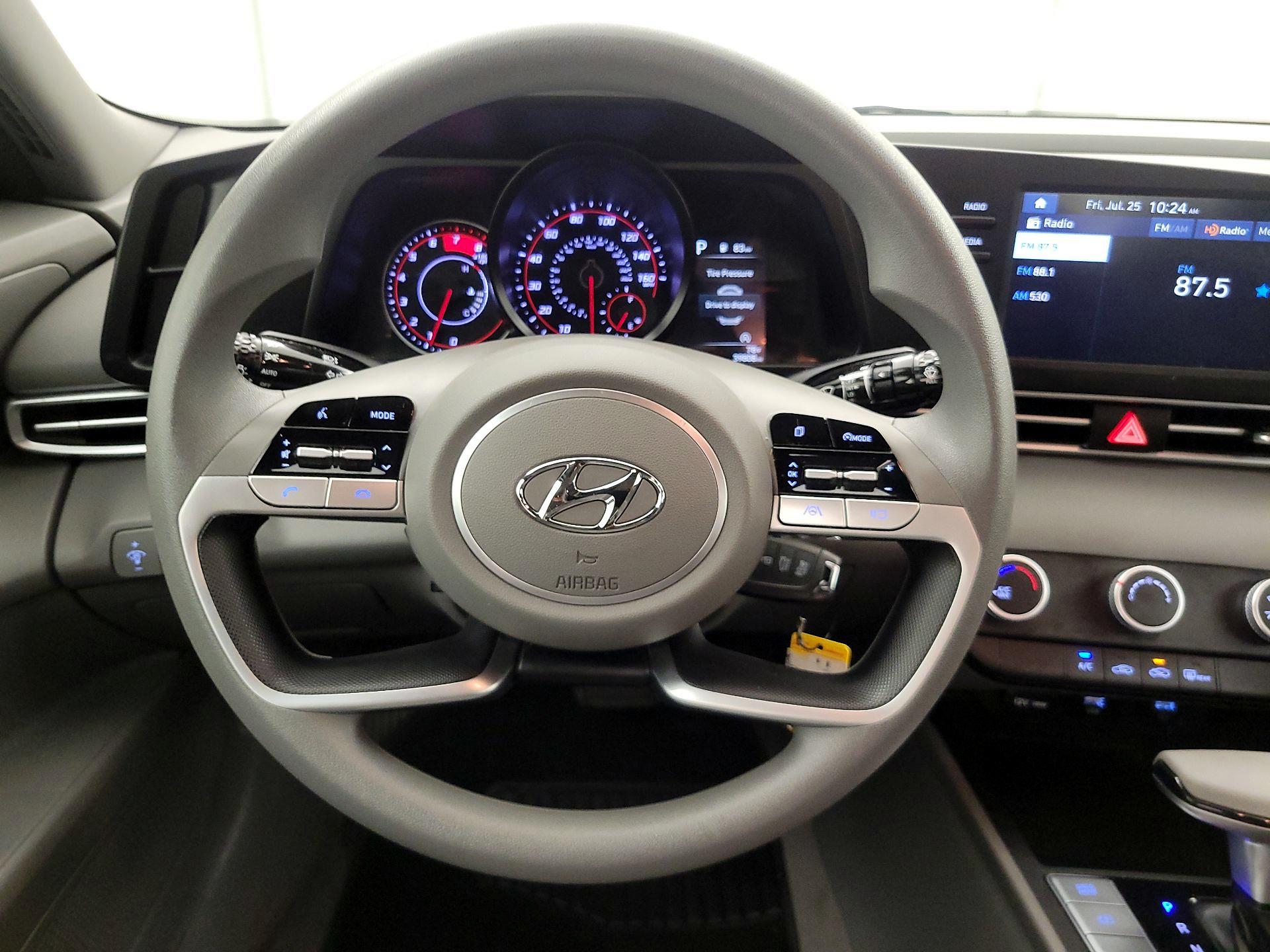 Thumbnail: 2022 Hyundai Elantra - 10
