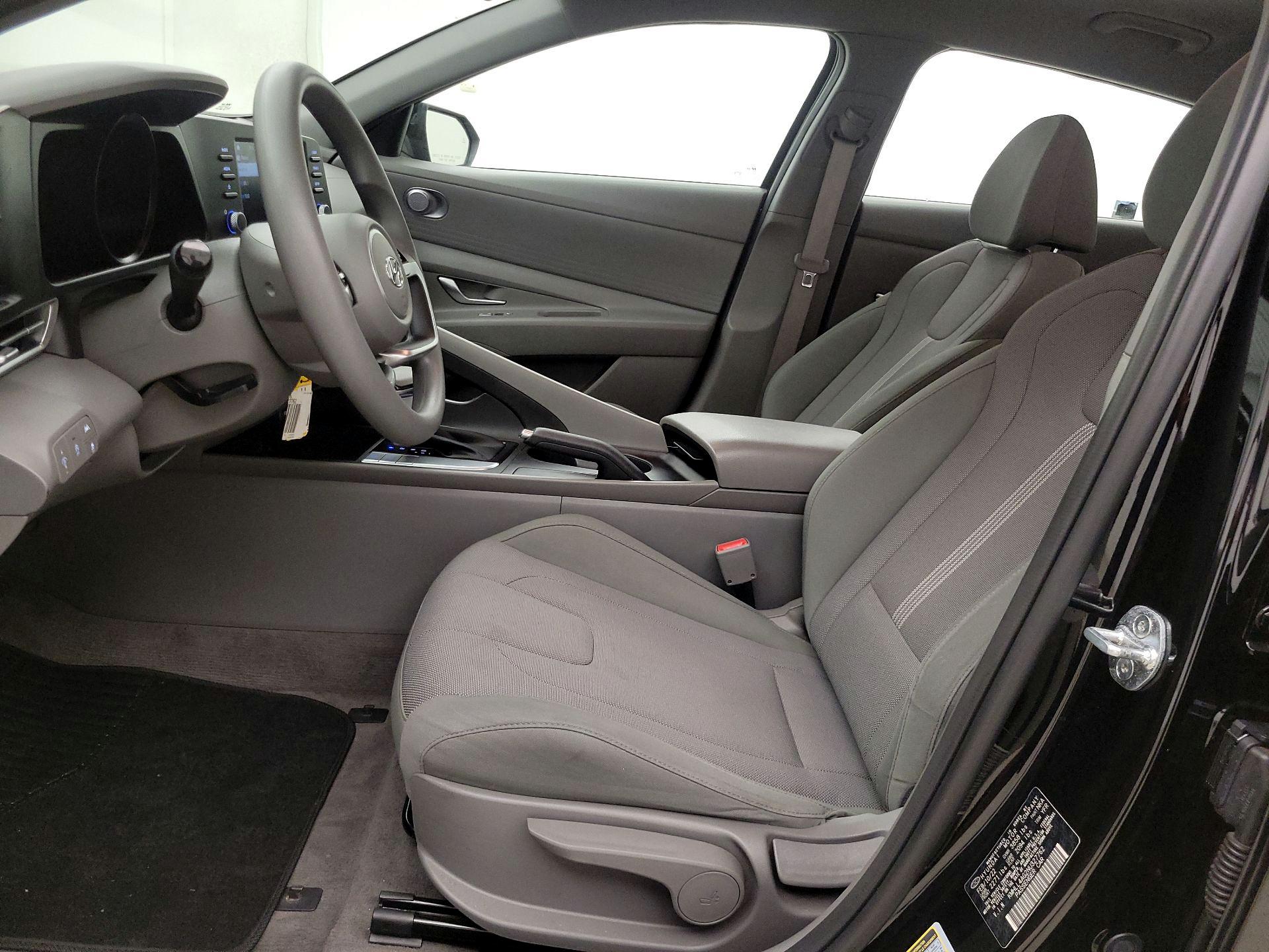 Thumbnail: 2022 Hyundai Elantra - 11