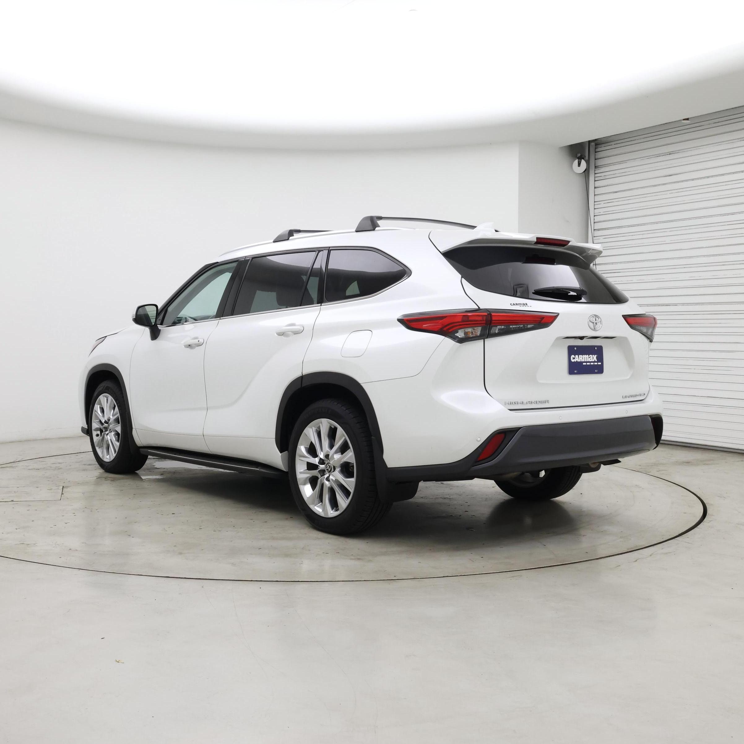 Thumbnail: 2023 Toyota Highlander - 2