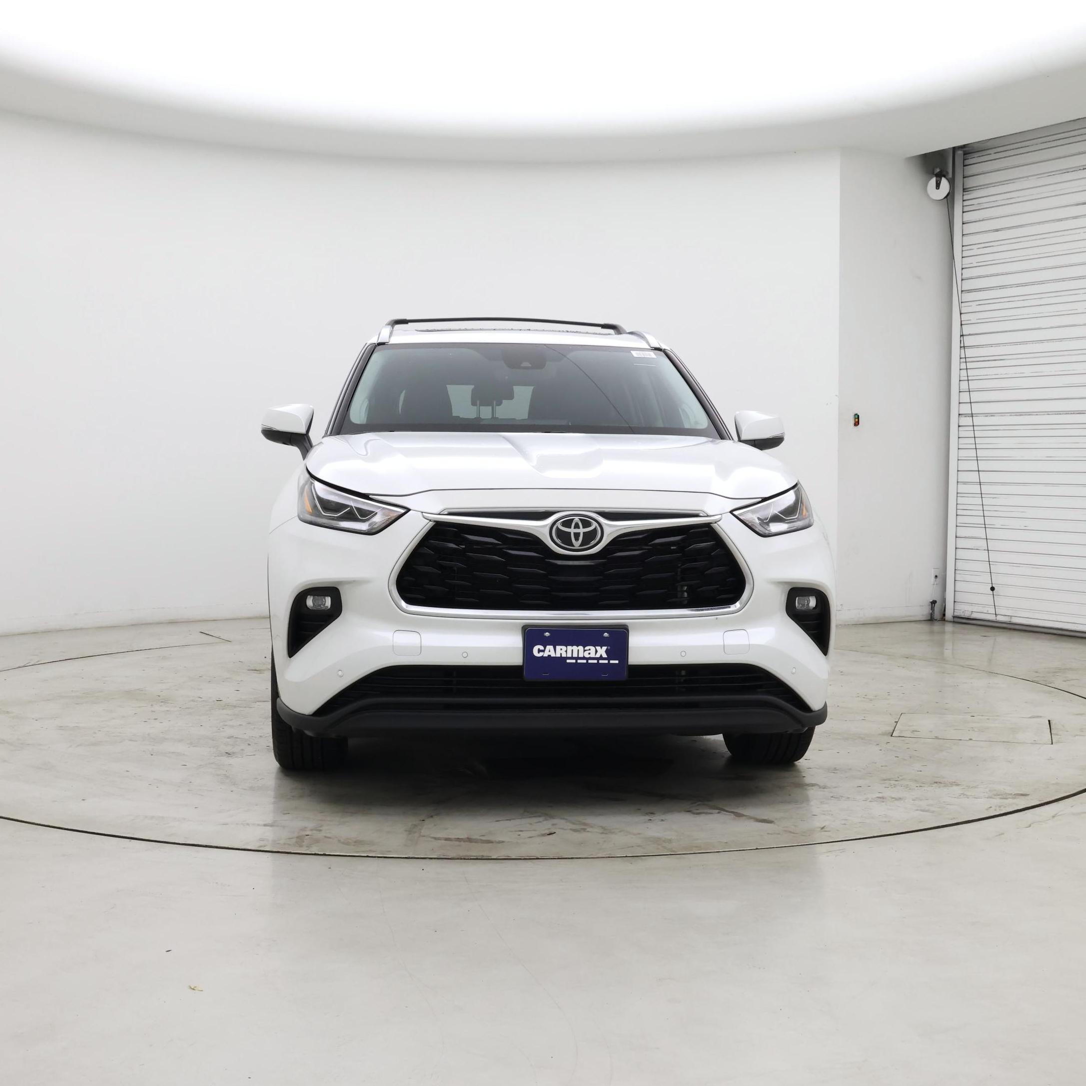 Thumbnail: 2023 Toyota Highlander - 5