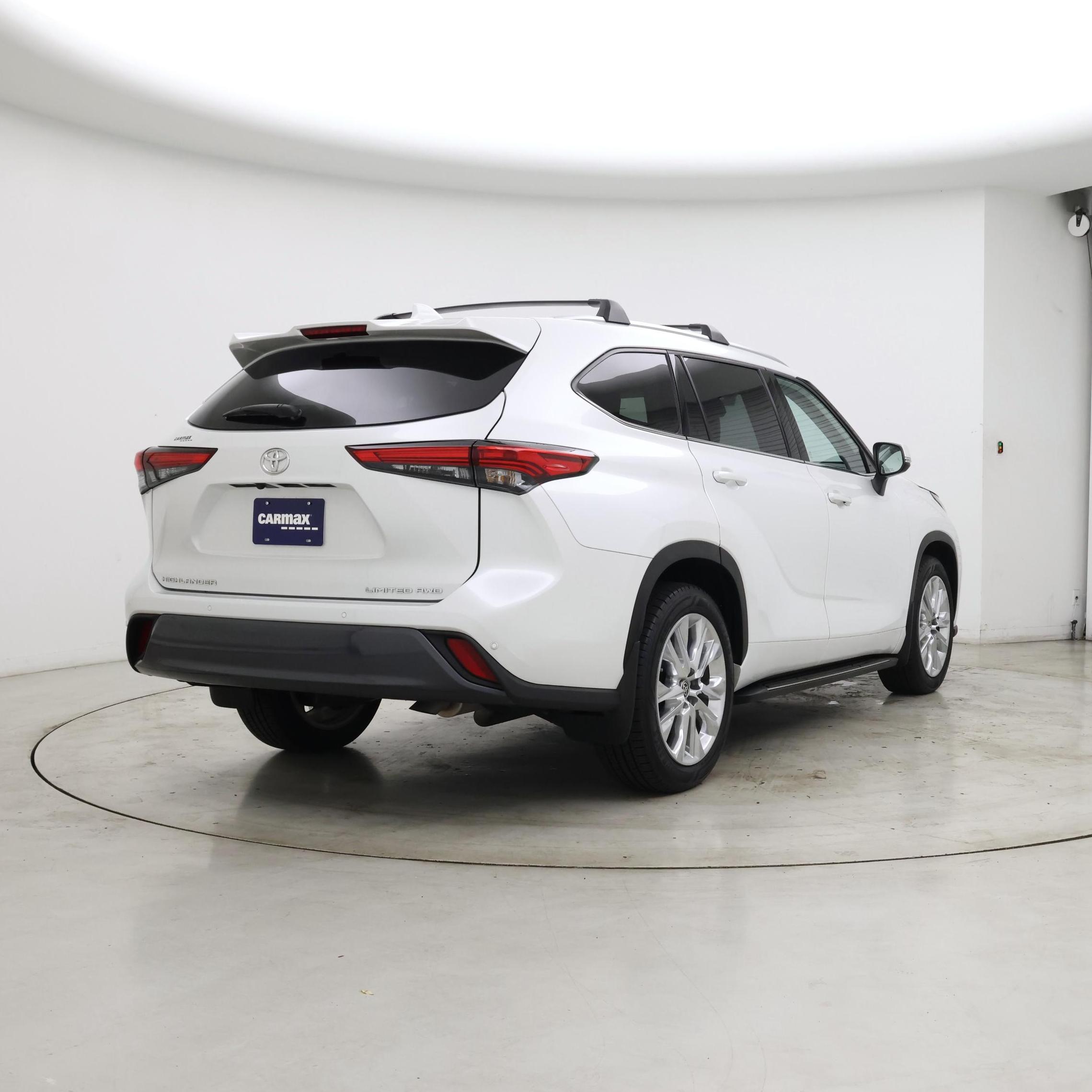 Thumbnail: 2023 Toyota Highlander - 8