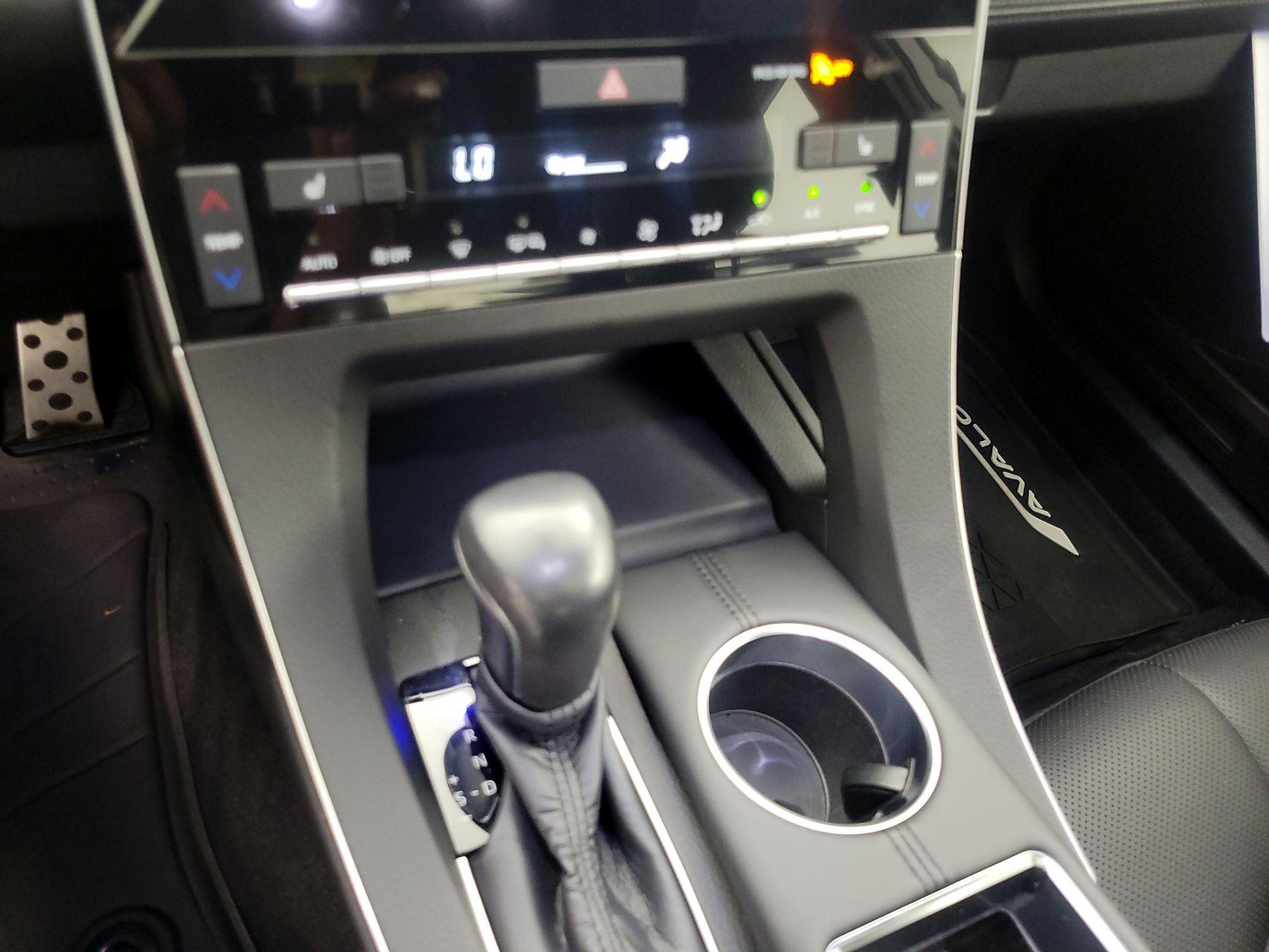 Thumbnail: 2020 Toyota Avalon - 17