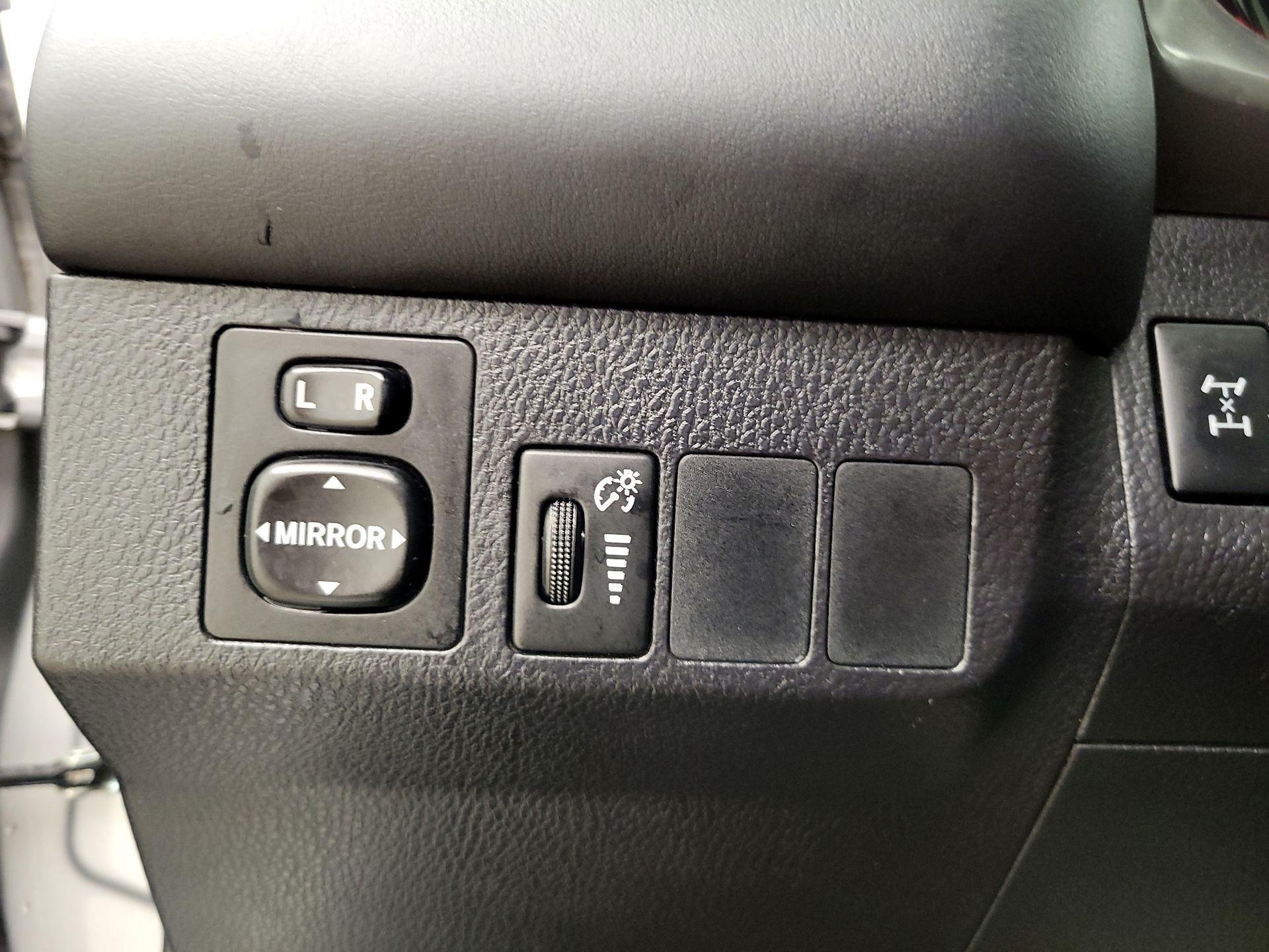 Thumbnail: 2016 Toyota RAV4 - 13