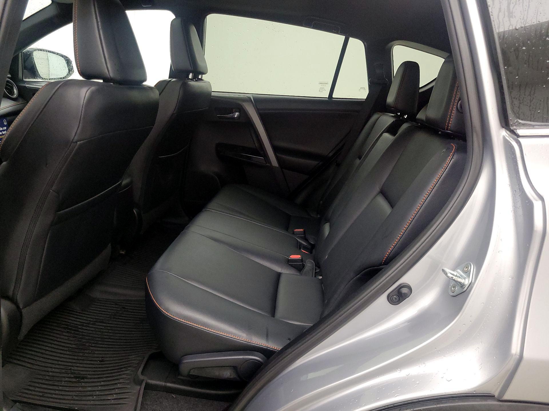 Thumbnail: 2016 Toyota RAV4 - 20