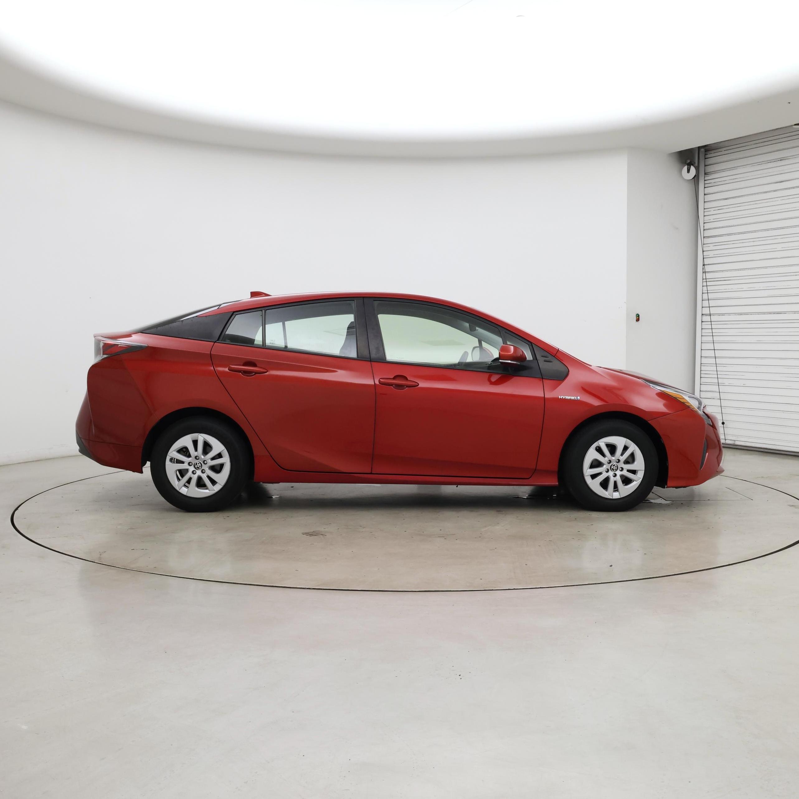 Thumbnail: 2017 Toyota Prius - 7