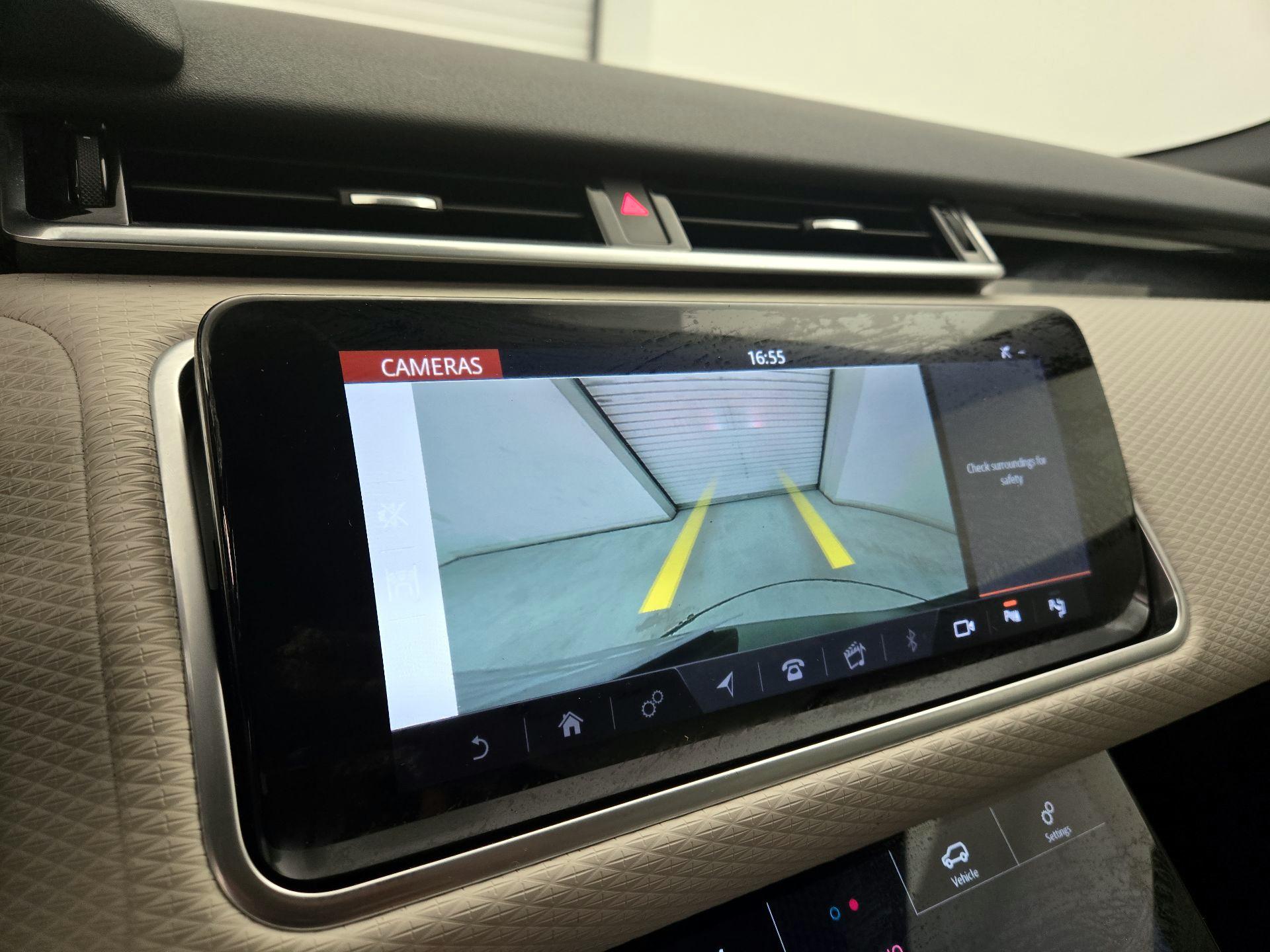 Thumbnail: 2020 Land Rover Range Rover Velar - 15