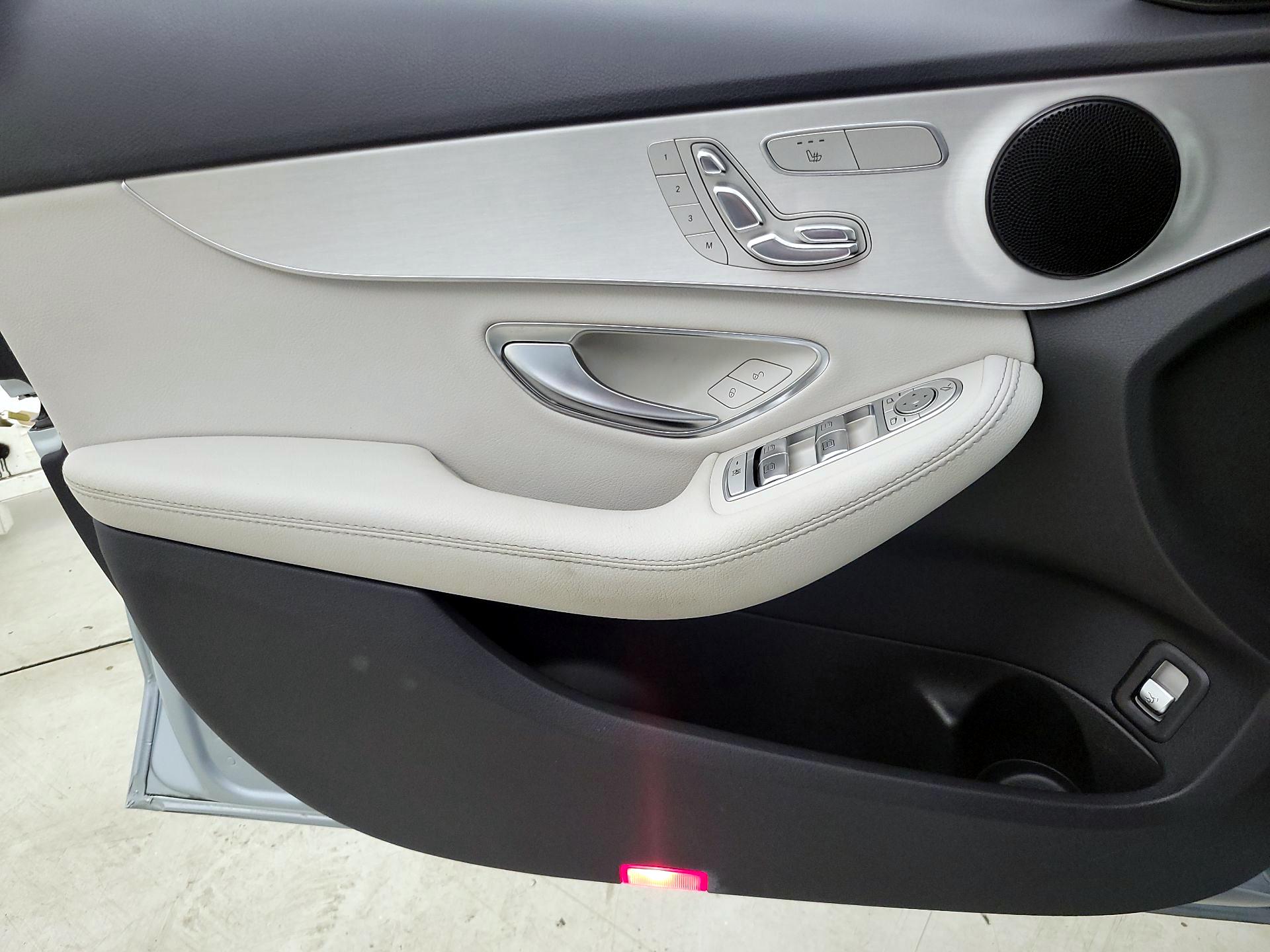 Thumbnail: 2017 Mercedes-Benz C-Class - 12
