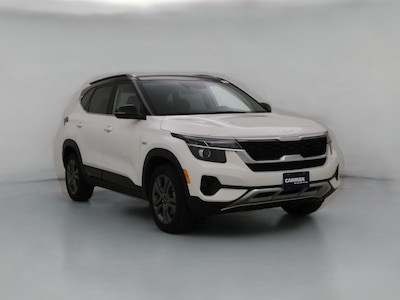 White 2023 Kia Seltos S