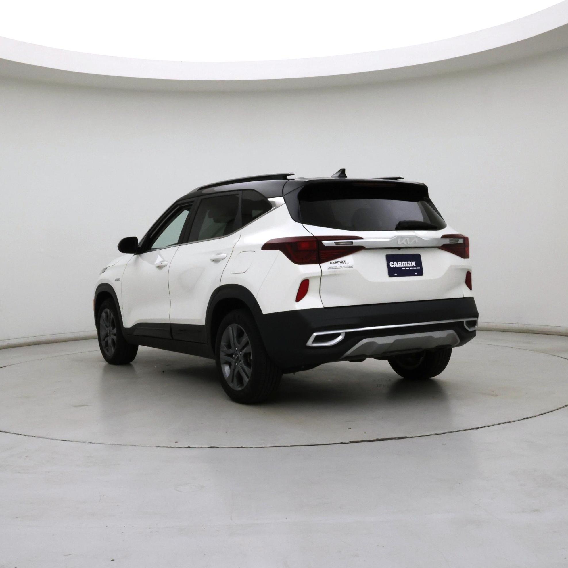 Thumbnail: 2023 Kia Seltos - 2