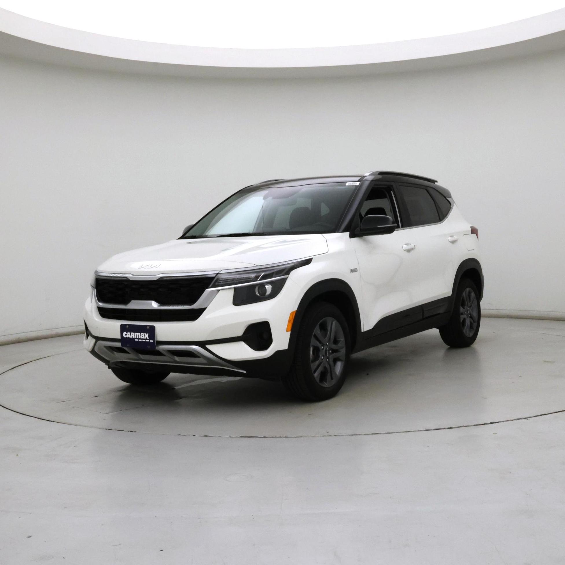 Thumbnail: 2023 Kia Seltos - 4
