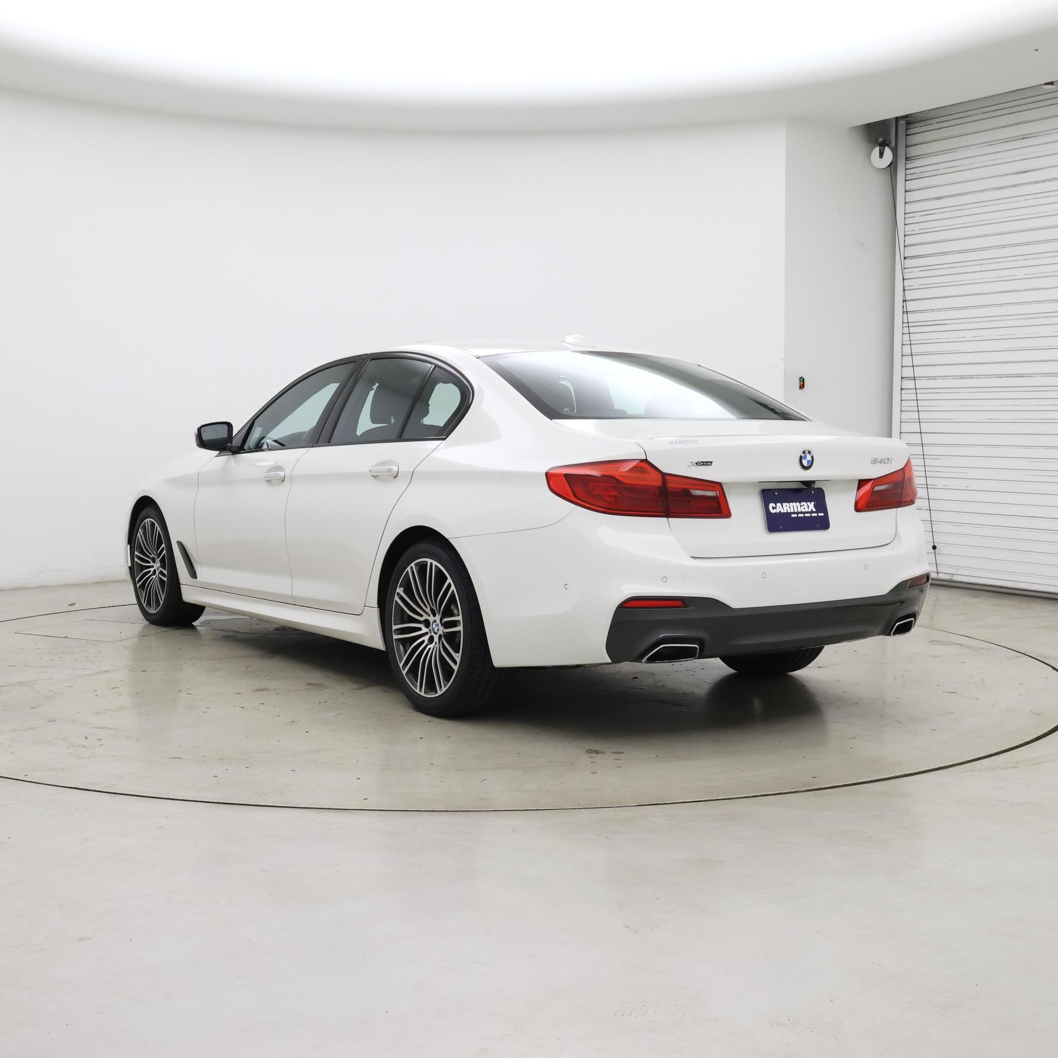 Thumbnail: 2017 BMW 5 Series - 2