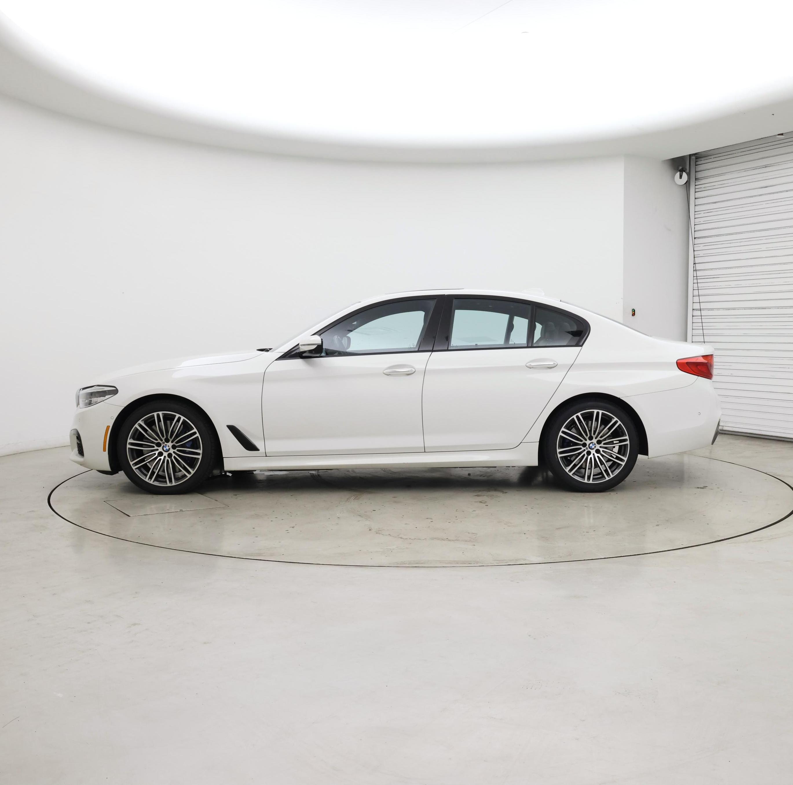 Thumbnail: 2017 BMW 5 Series - 3