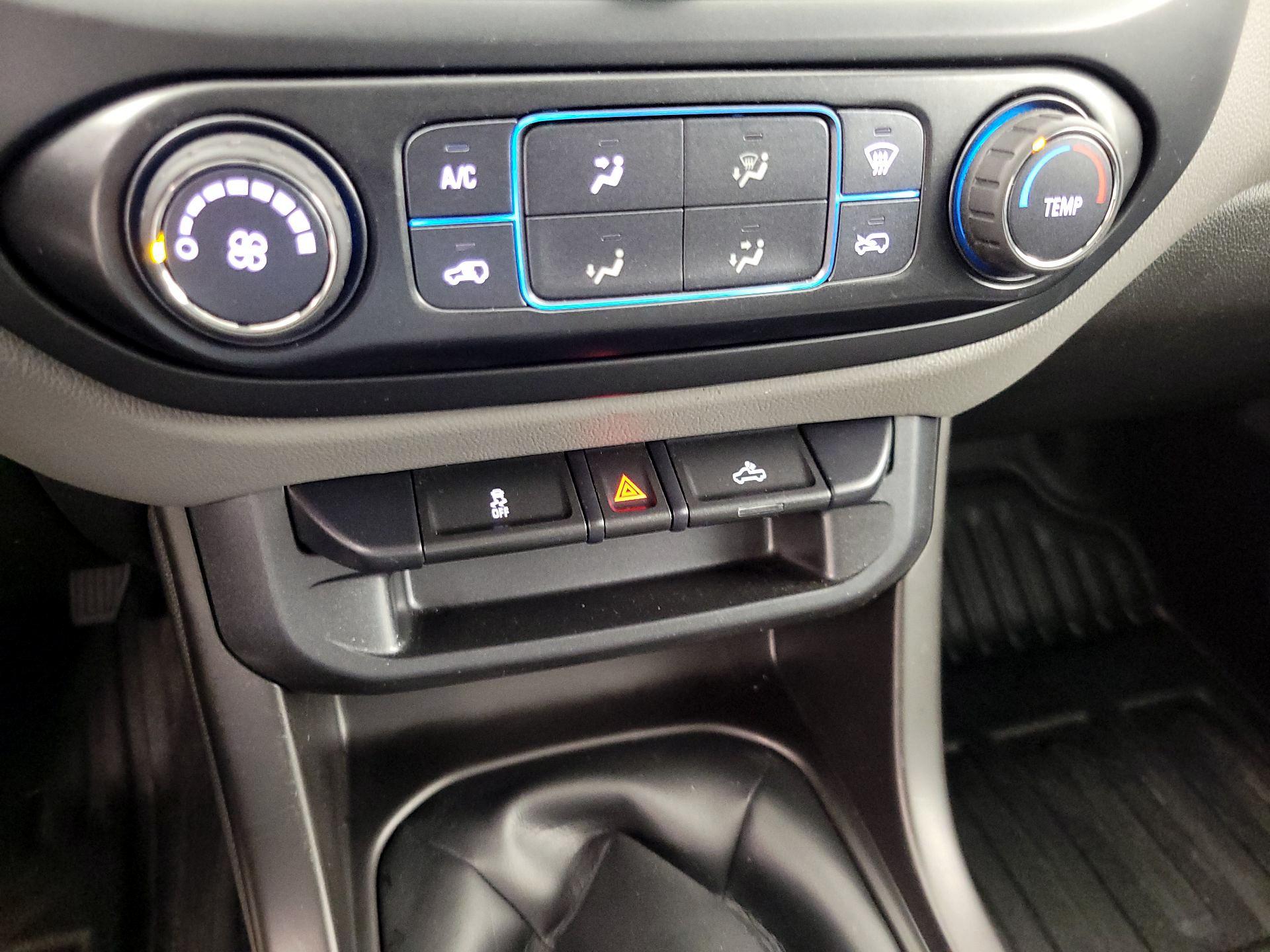 Thumbnail: 2018 Chevrolet Colorado - 15
