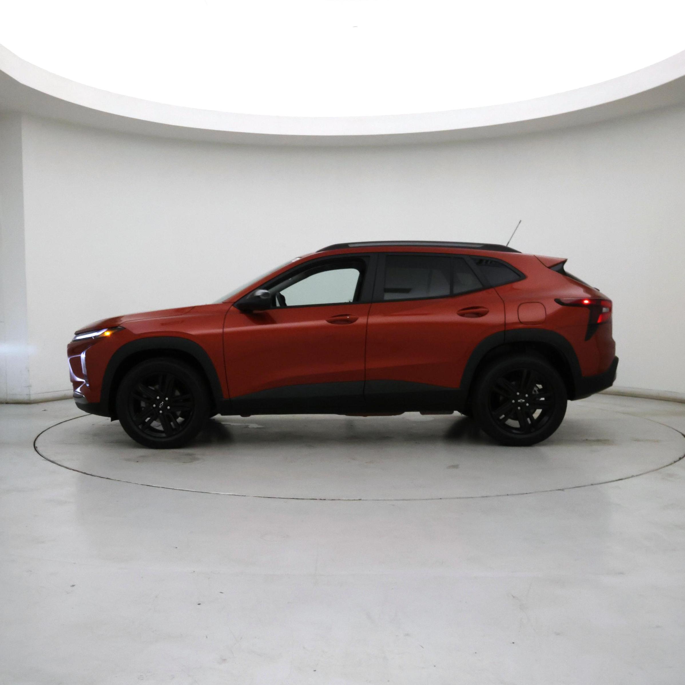 Thumbnail: 2024 Chevrolet Trax - 3