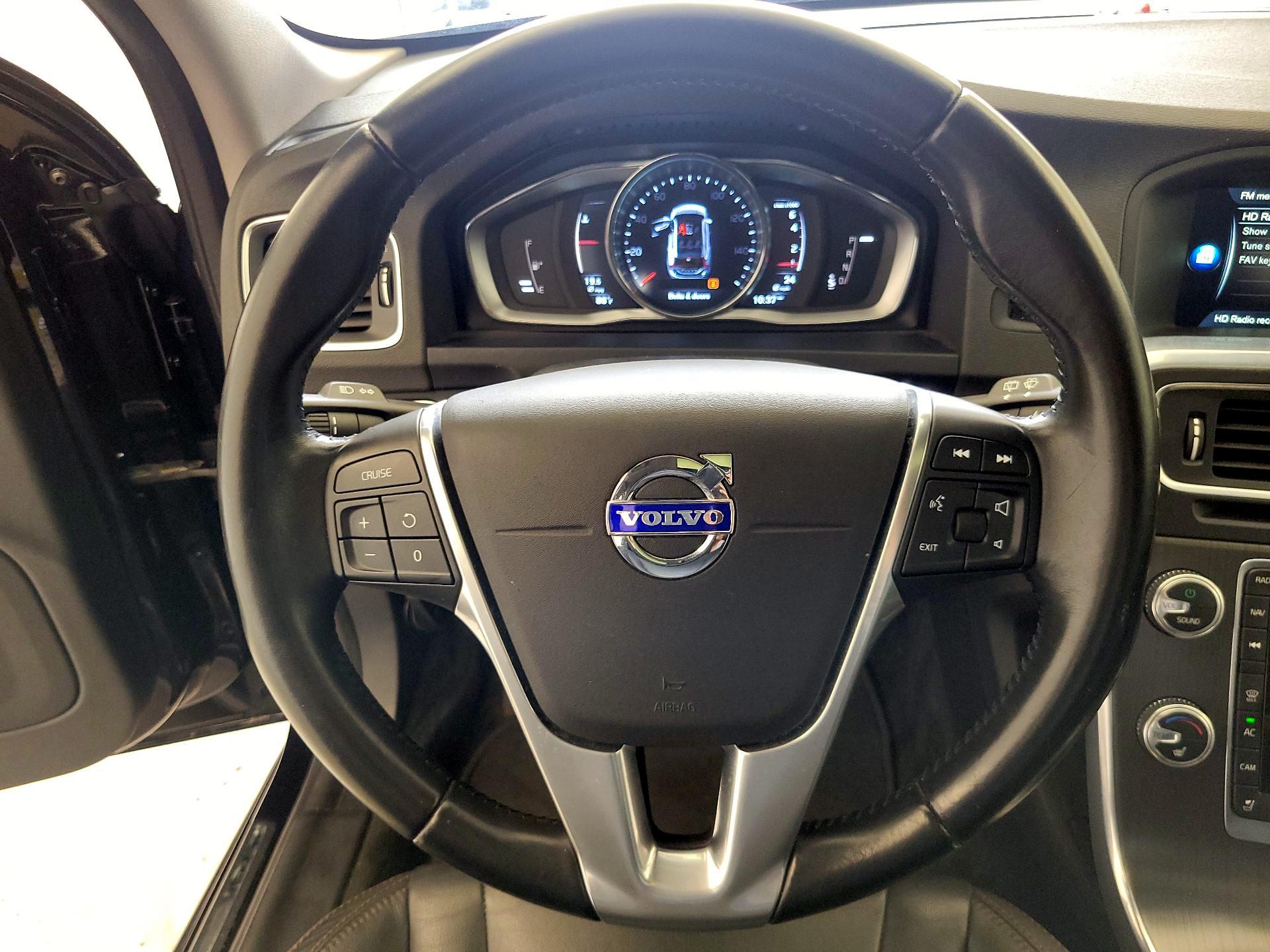 Thumbnail: 2016 Volvo S60 - 10