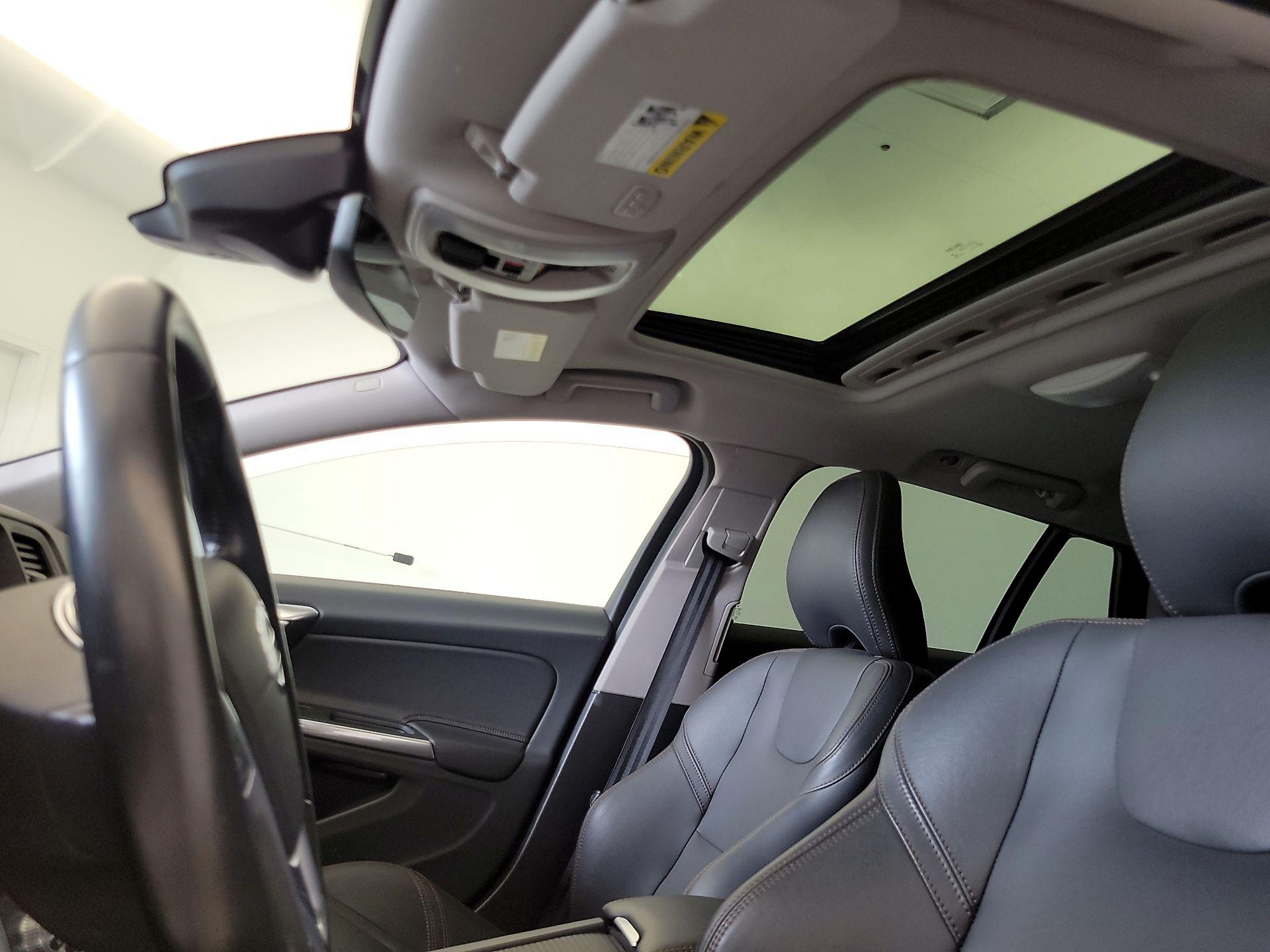 Thumbnail: 2016 Volvo S60 - 19