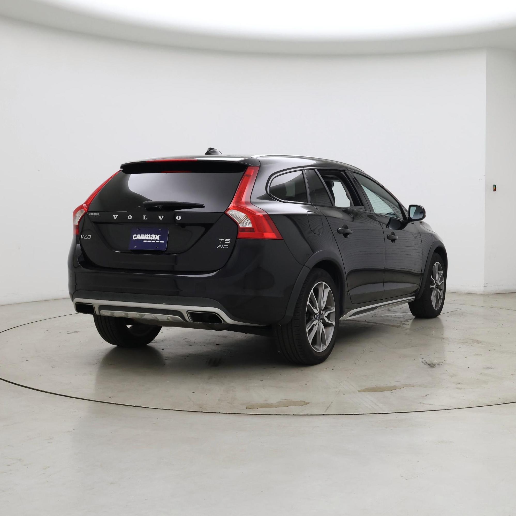 Thumbnail: 2016 Volvo S60 - 8