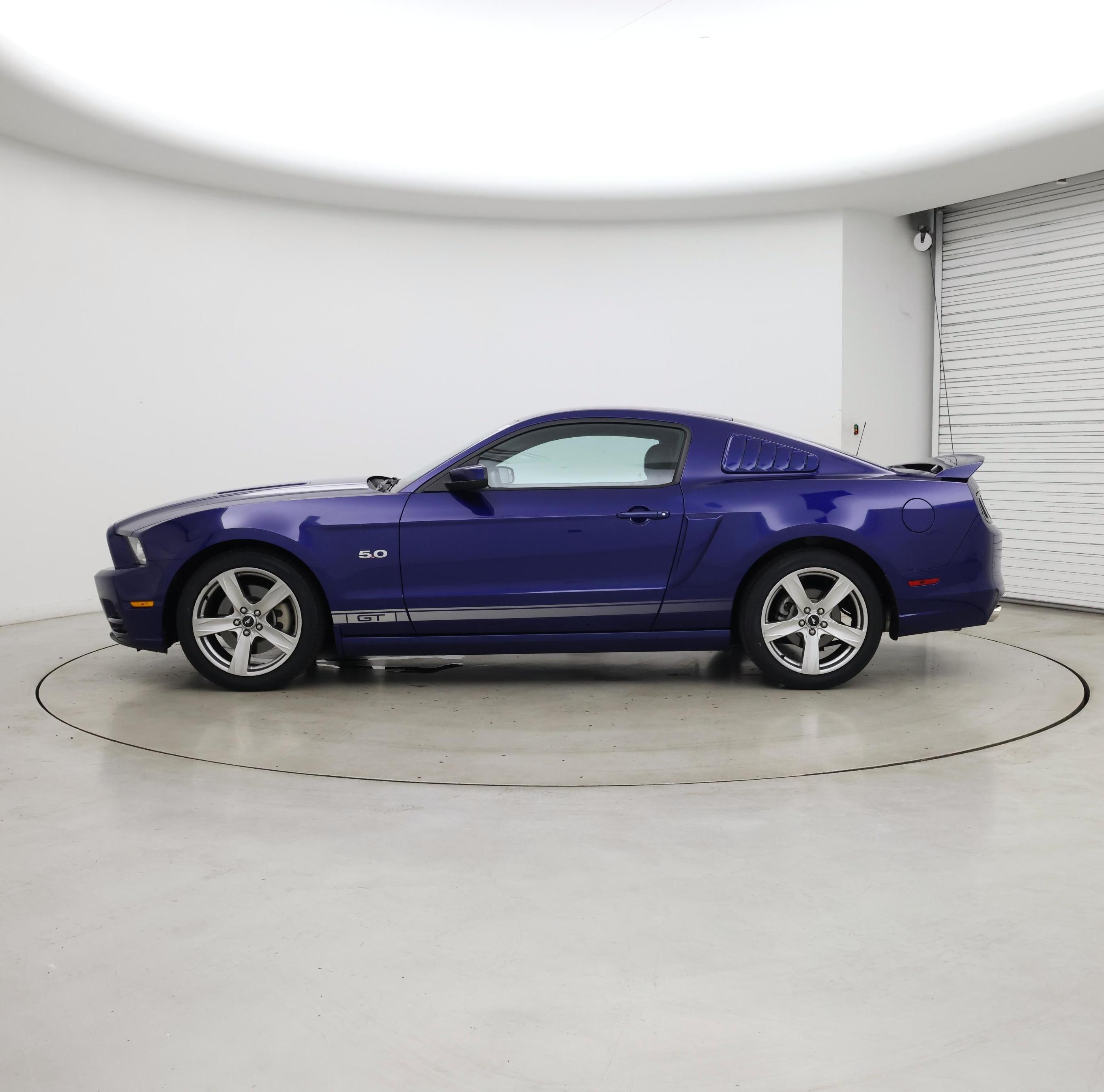 Thumbnail: 2013 Ford Mustang - 3