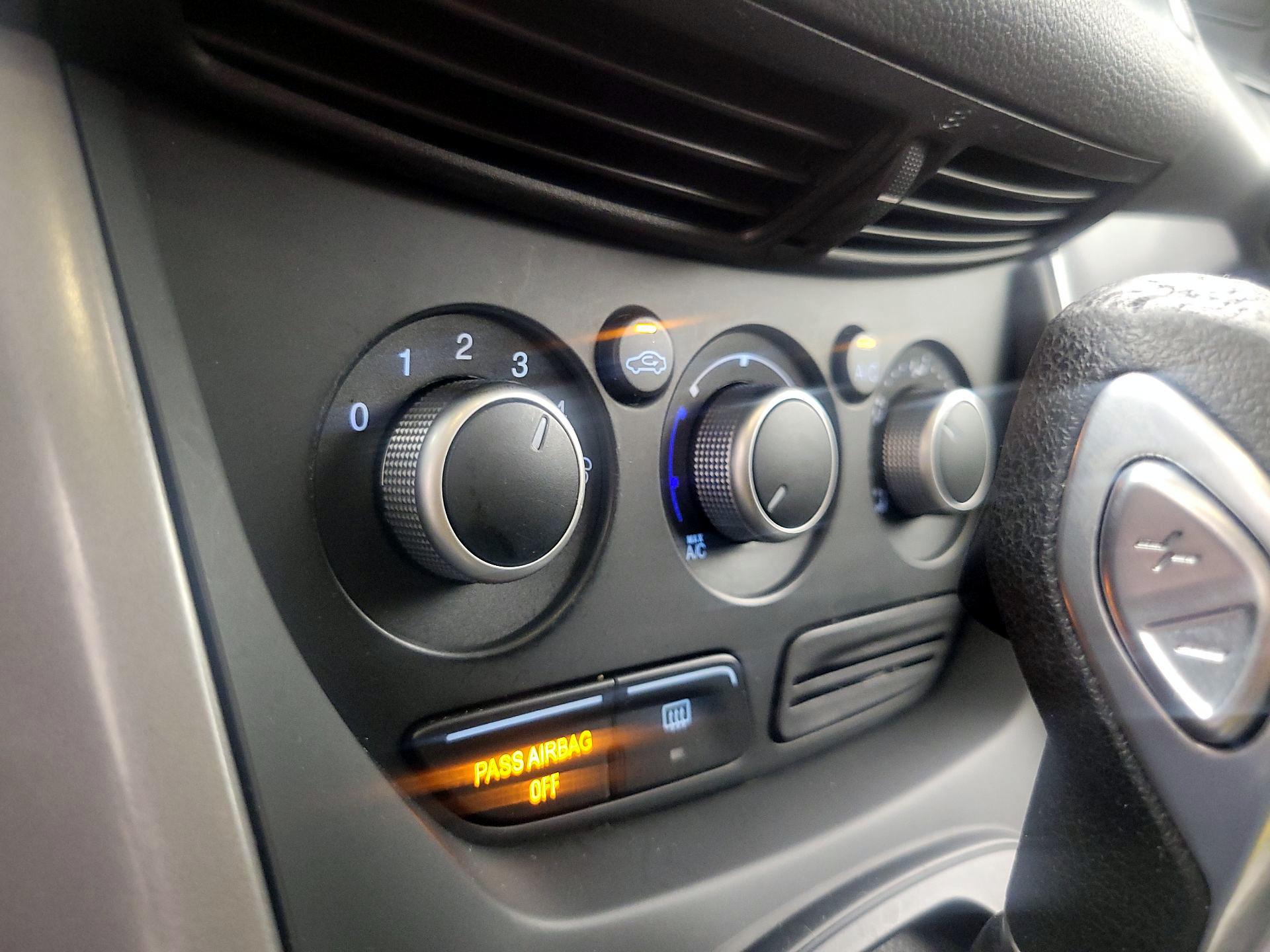 Thumbnail: 2015 Ford Escape - 16
