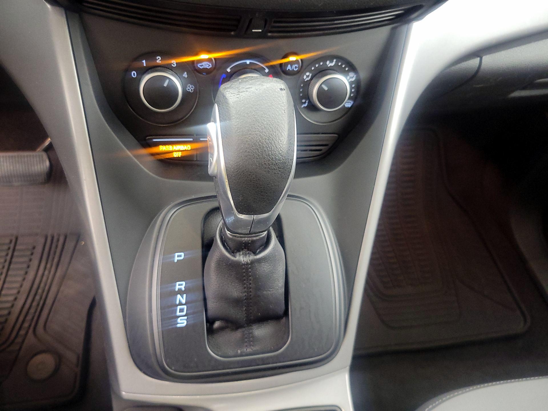 Thumbnail: 2015 Ford Escape - 17