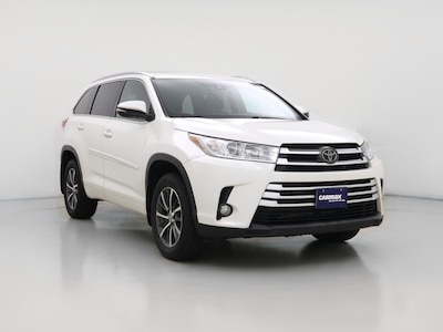 White 2018 Toyota Highlander XLE