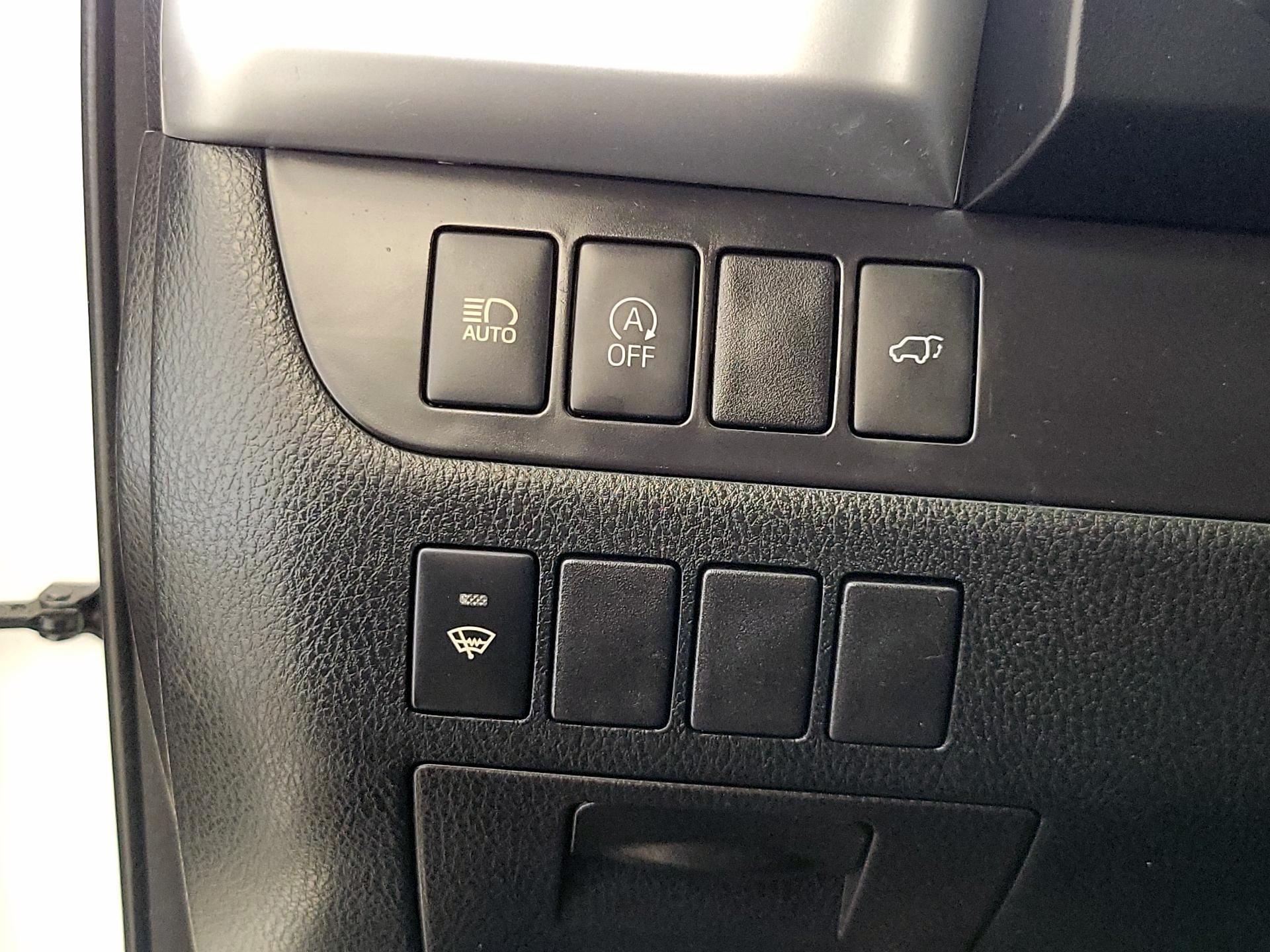 Thumbnail: 2018 Toyota Highlander - 13