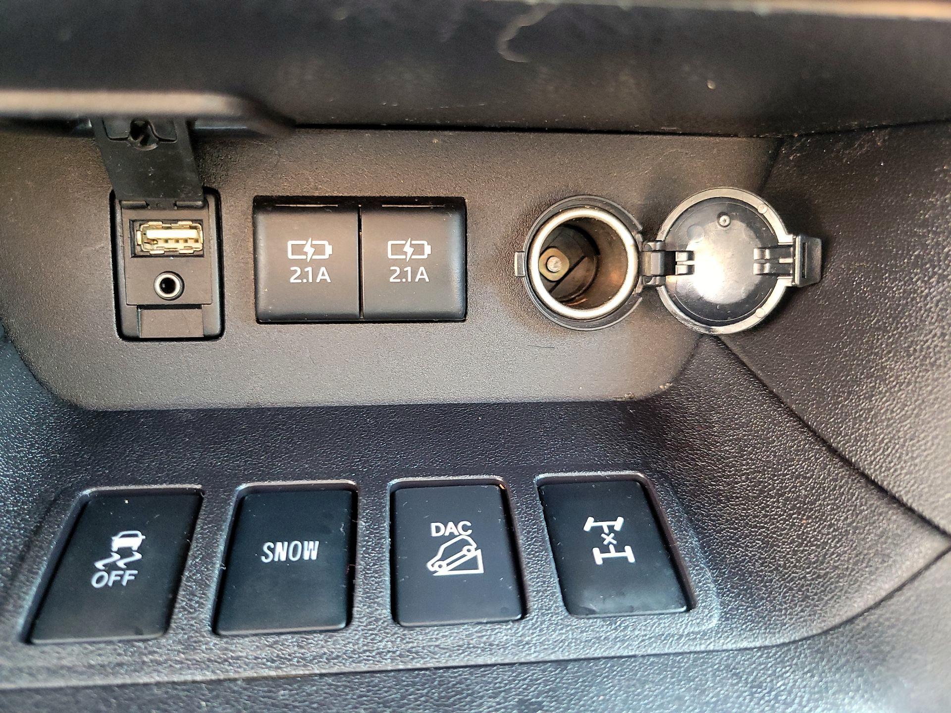 Thumbnail: 2018 Toyota Highlander - 18