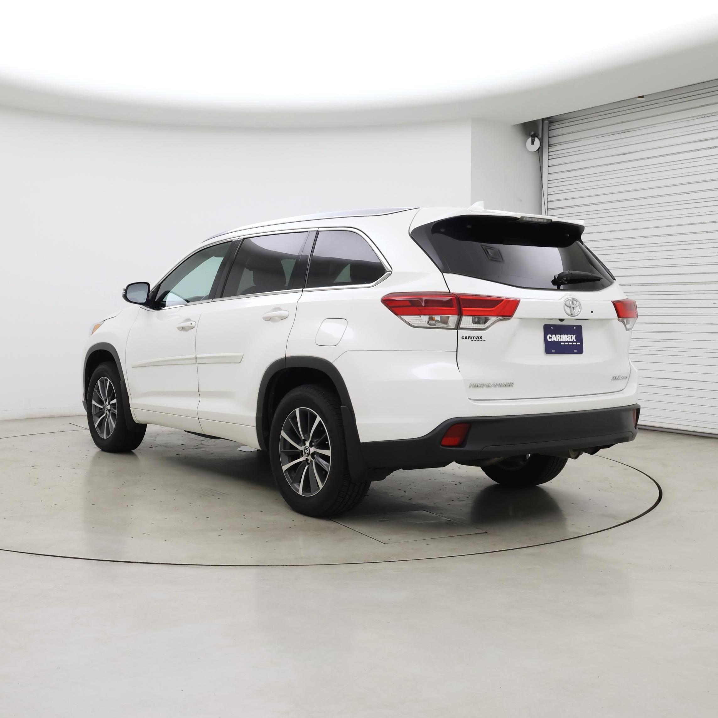 Thumbnail: 2018 Toyota Highlander - 2